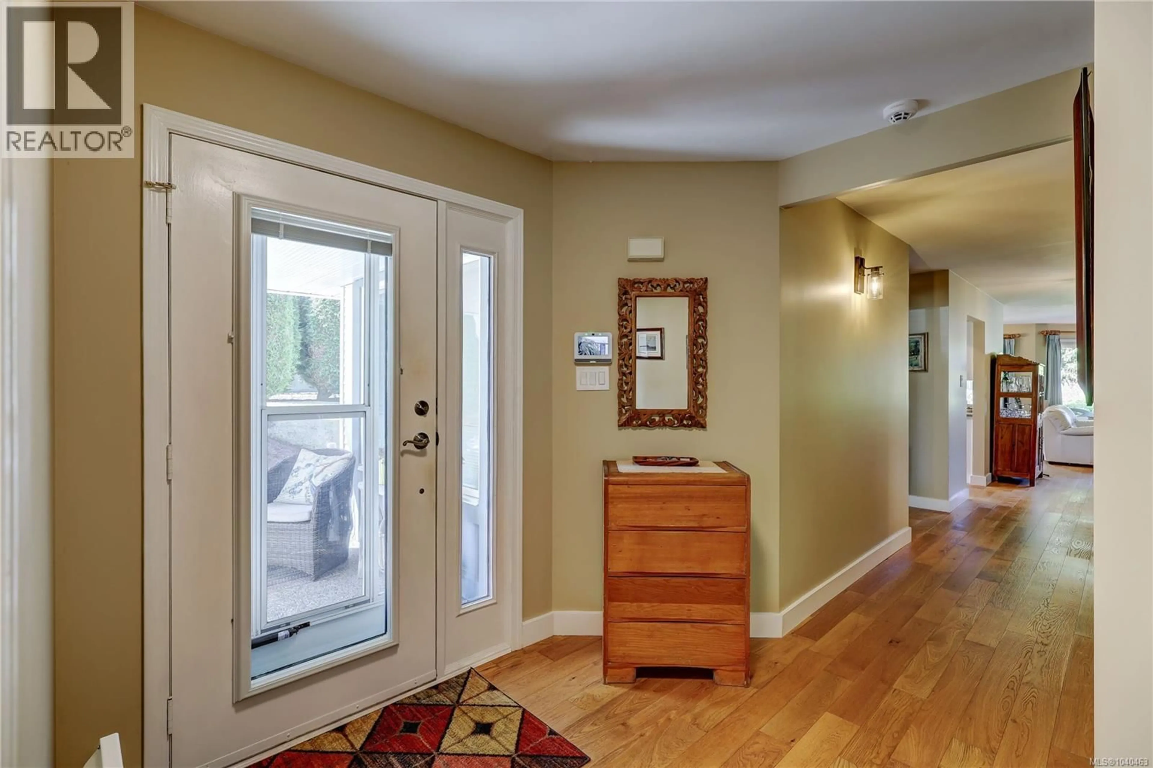 Indoor entryway for 201 - 330 DOGWOOD STREET, Parksville British Columbia V9P1P7
