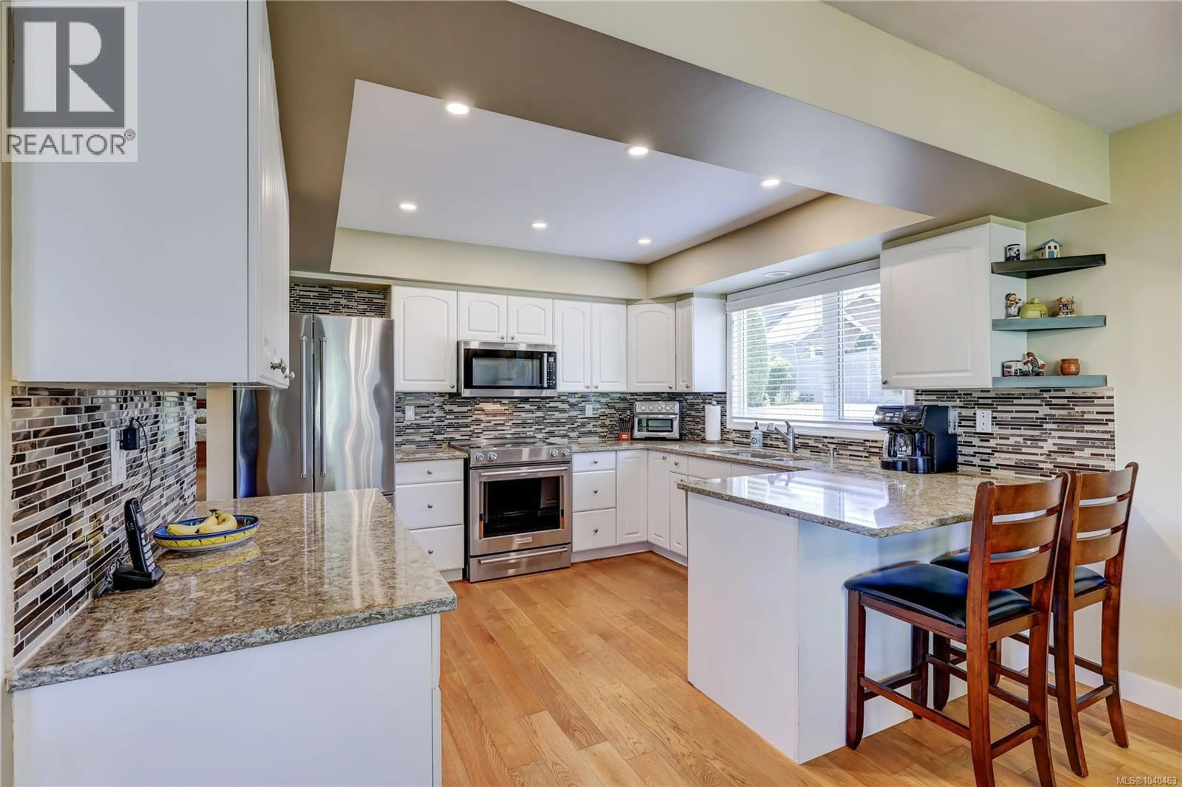 Open concept kitchen, unknown for 201 - 330 DOGWOOD STREET, Parksville British Columbia V9P1P7