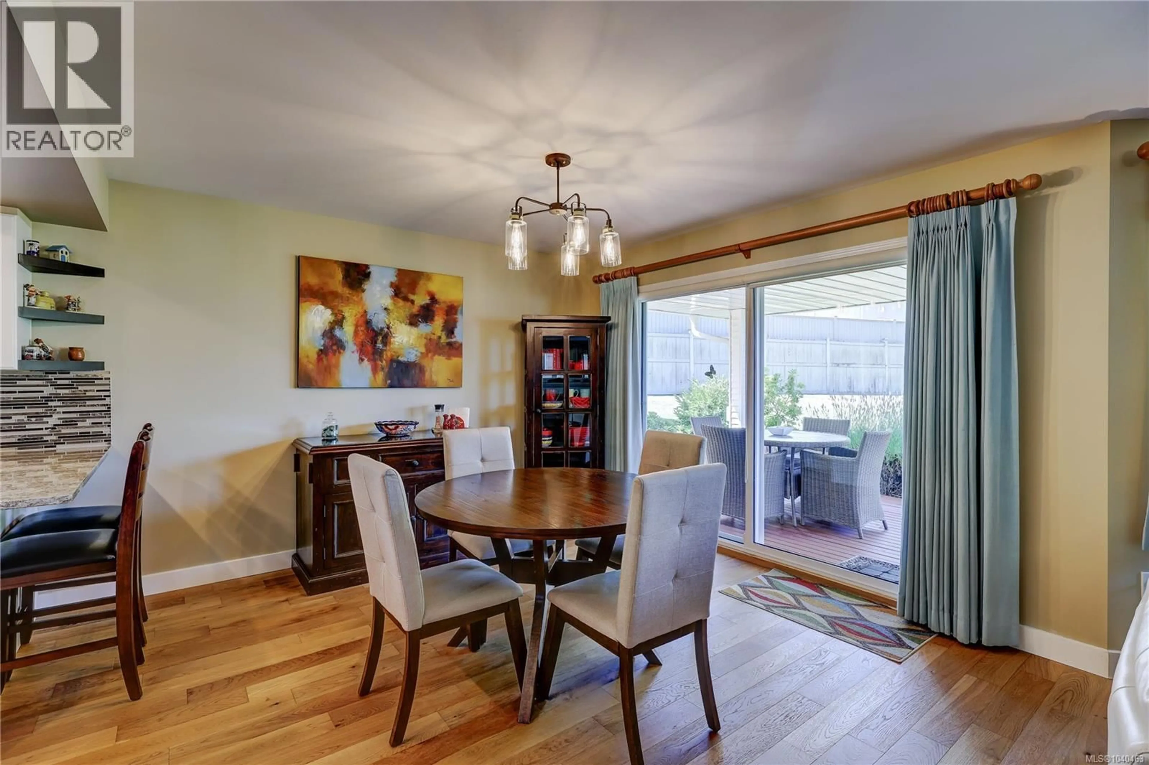 Dining room, wood/laminate floor for 201 - 330 DOGWOOD STREET, Parksville British Columbia V9P1P7