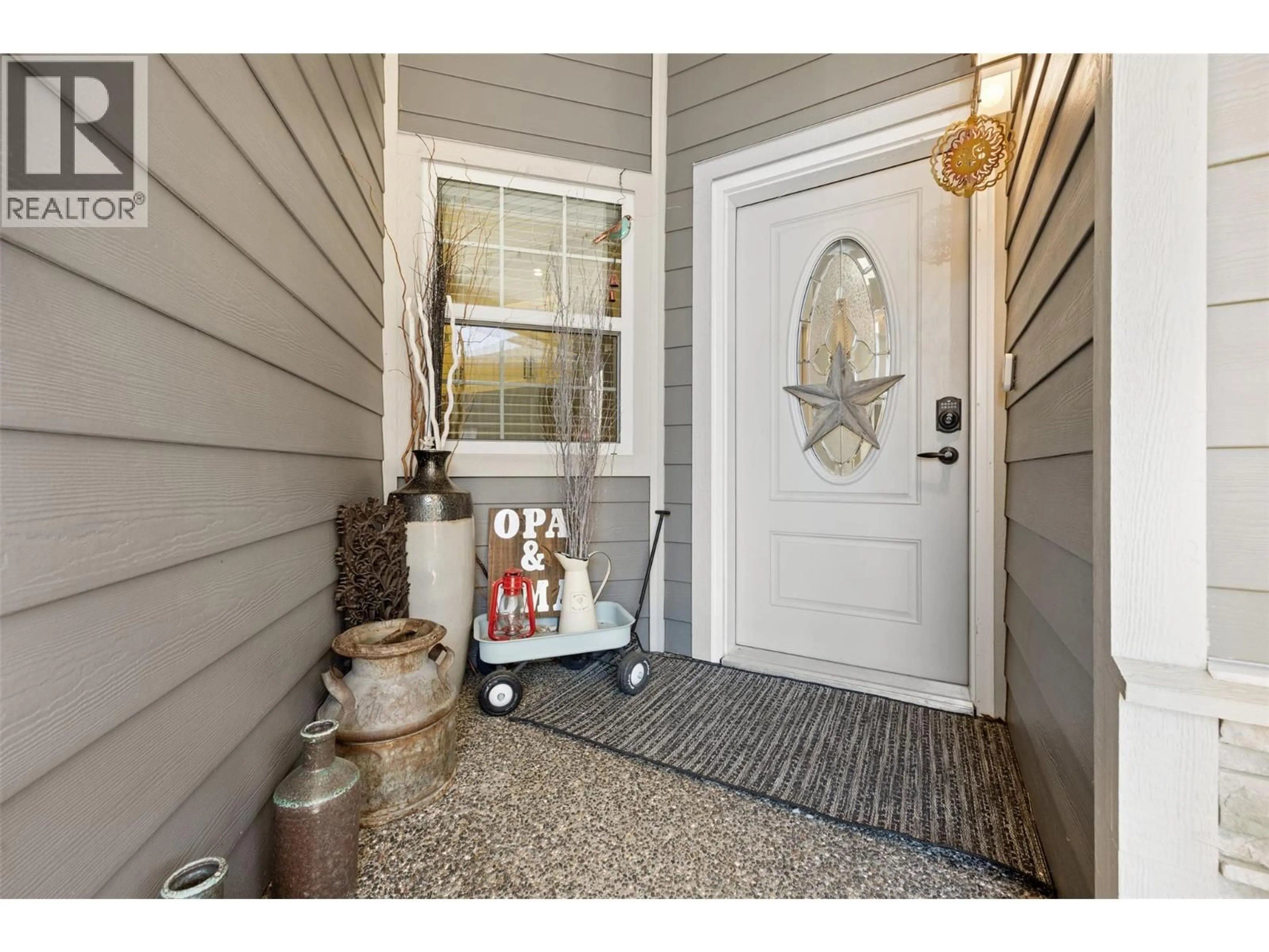 Indoor entryway for 3339 KINGFISHER ROAD, Westbank British Columbia V4T3A5