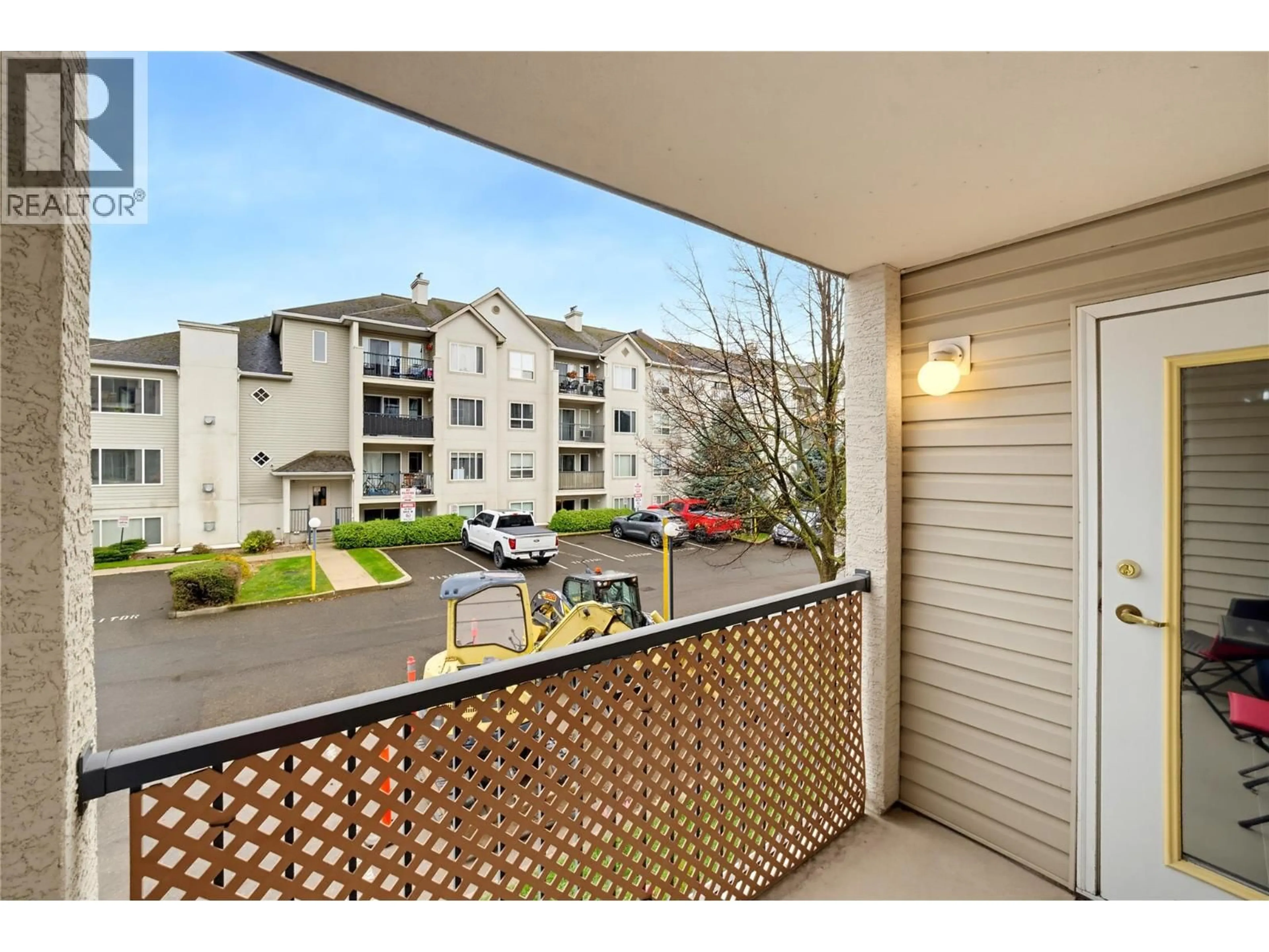 Patio, unknown for 208 - 640 3 STREET SOUTHWEST, Salmon Arm British Columbia V1E2R3