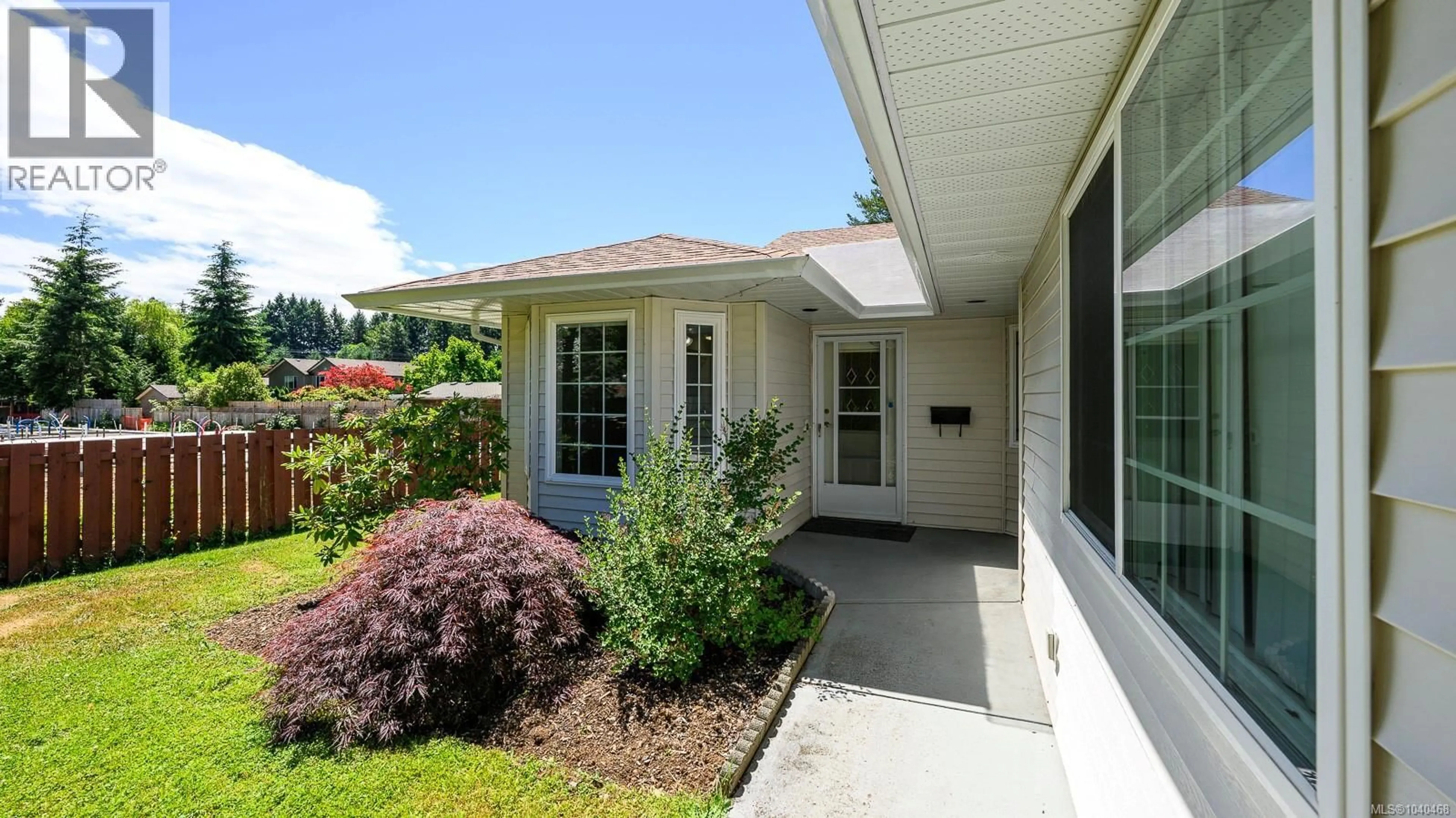 Home with vinyl exterior material, street for 19 - 1905 WILLEMAR AVENUE, Courtenay British Columbia V9N3M5