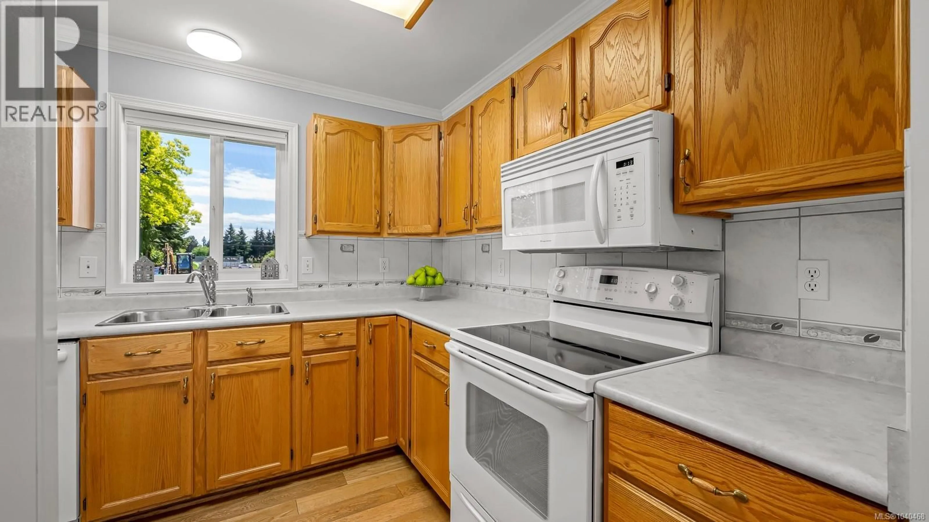 Standard kitchen, unknown for 19 - 1905 WILLEMAR AVENUE, Courtenay British Columbia V9N3M5