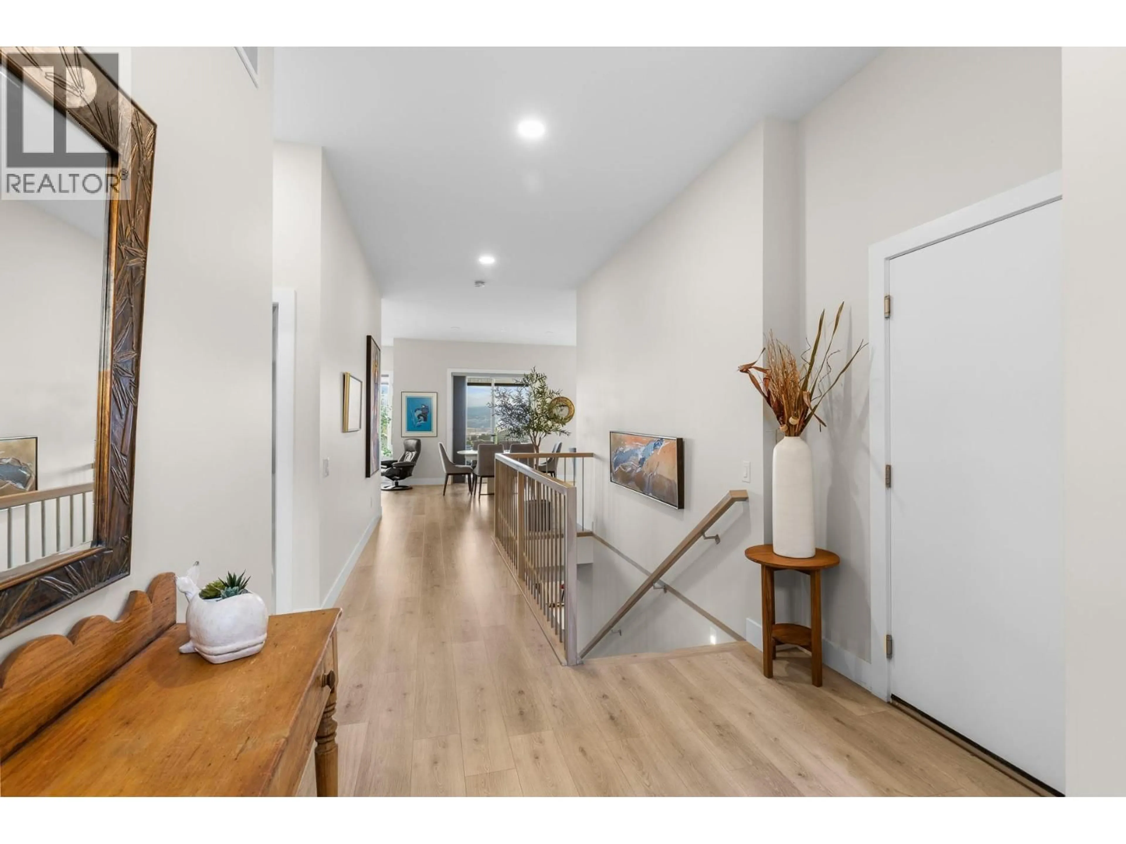 Indoor entryway for 5 - 777 DENALI DRIVE, Kelowna British Columbia V1V2T4