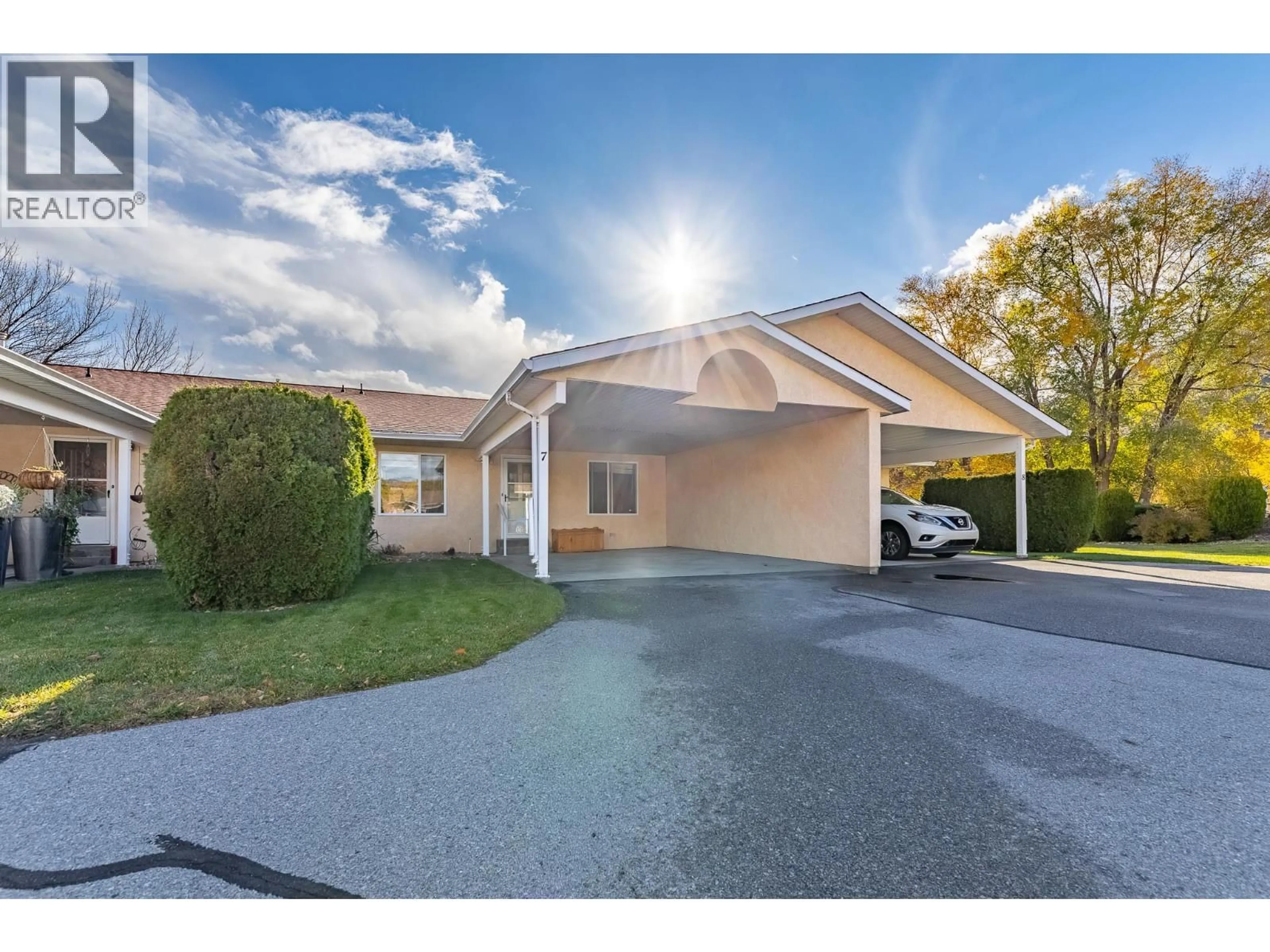 A pic from outside/outdoor area/front of a property/back of a property/a pic from drone, street for 7 - 145 REDWING PLACE, Oliver British Columbia V0H1T4