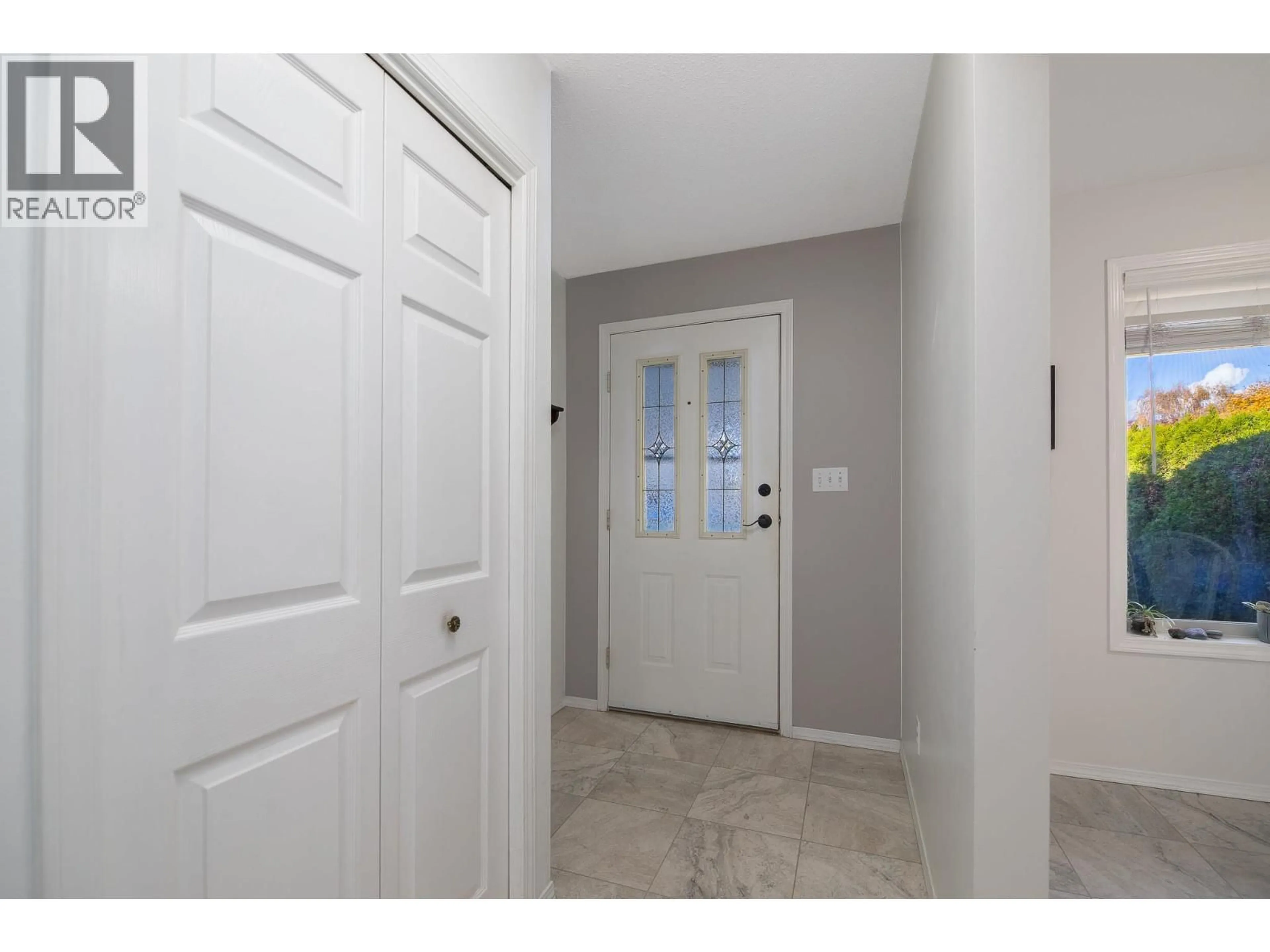 Indoor entryway for 7 - 145 REDWING PLACE, Oliver British Columbia V0H1T4
