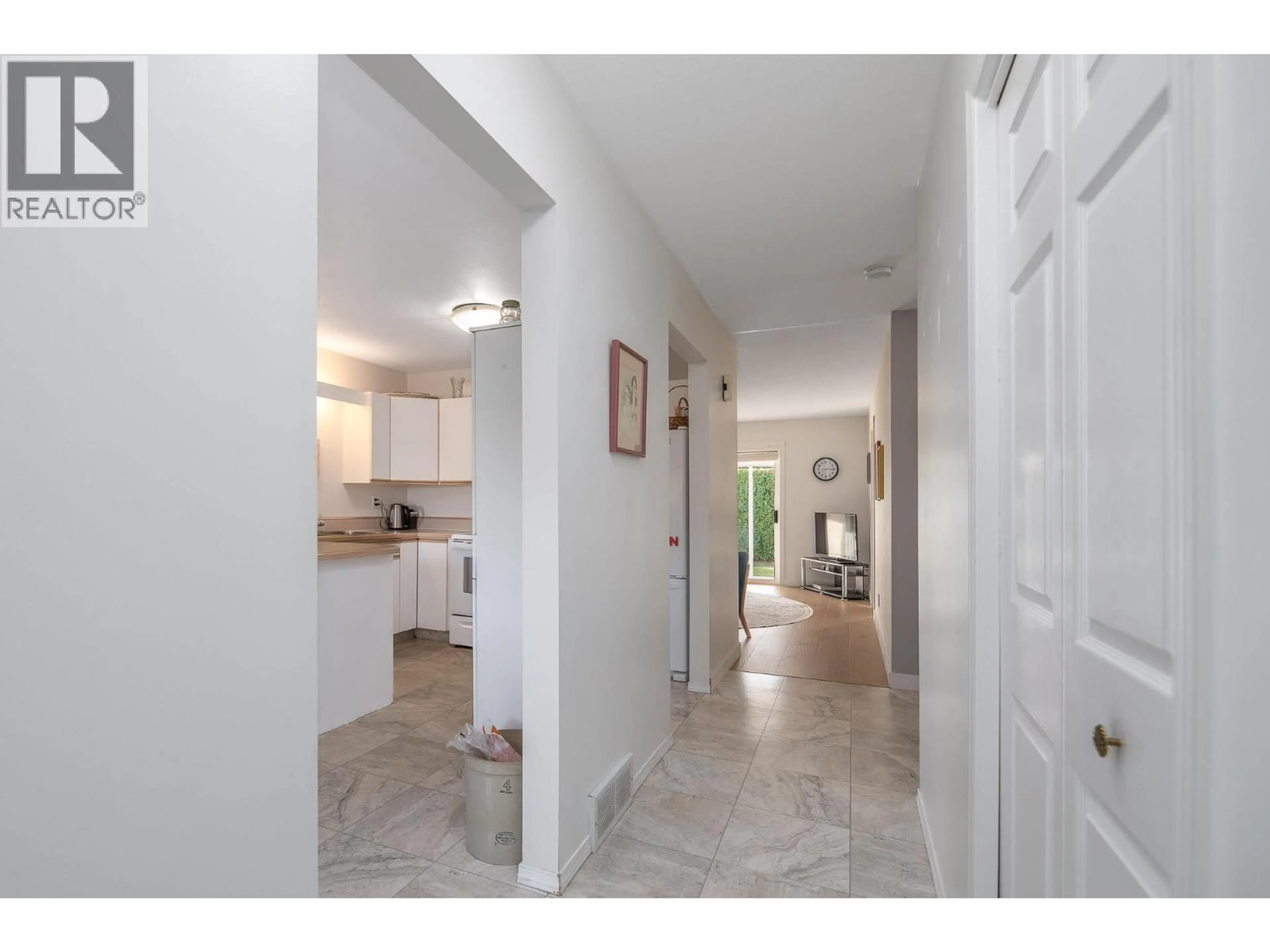 Indoor entryway for 7 - 145 REDWING PLACE, Oliver British Columbia V0H1T4