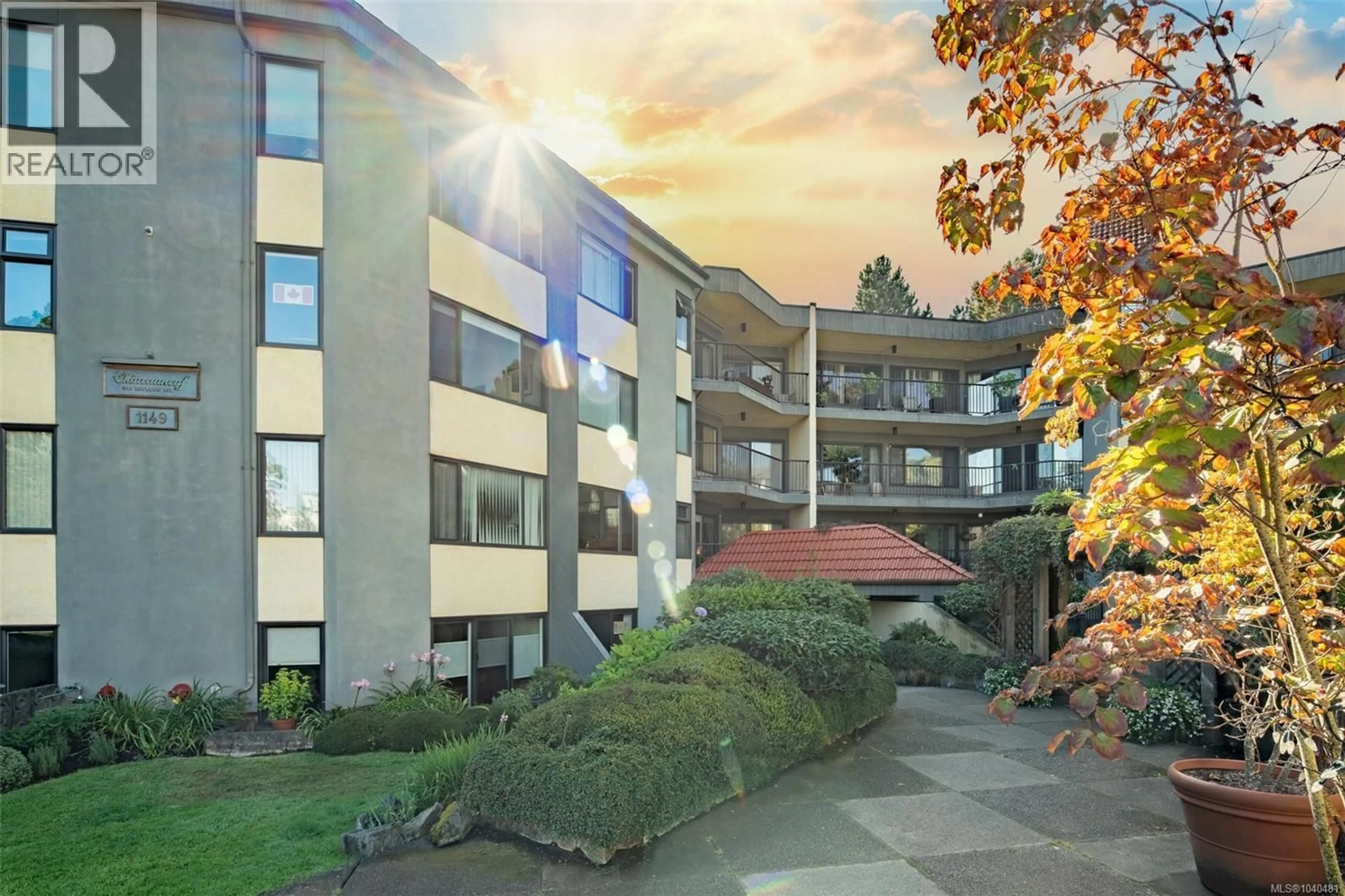 Patio, unknown for 108 - 1149 ROCKLAND AVENUE, Victoria British Columbia V8V4T5