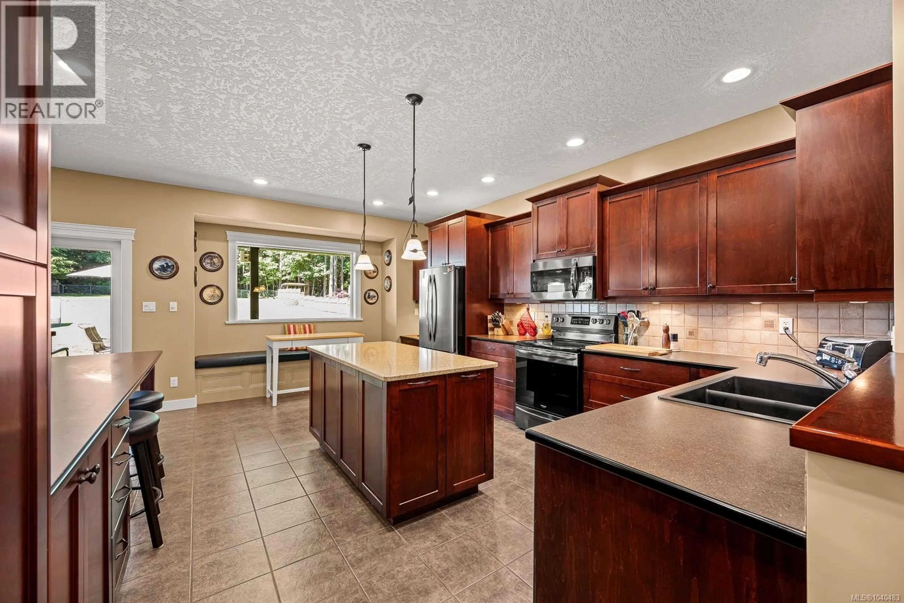 Open concept kitchen, ceramic/tile floor for 614 COLBY ROAD, Comox British Columbia V9M4H8