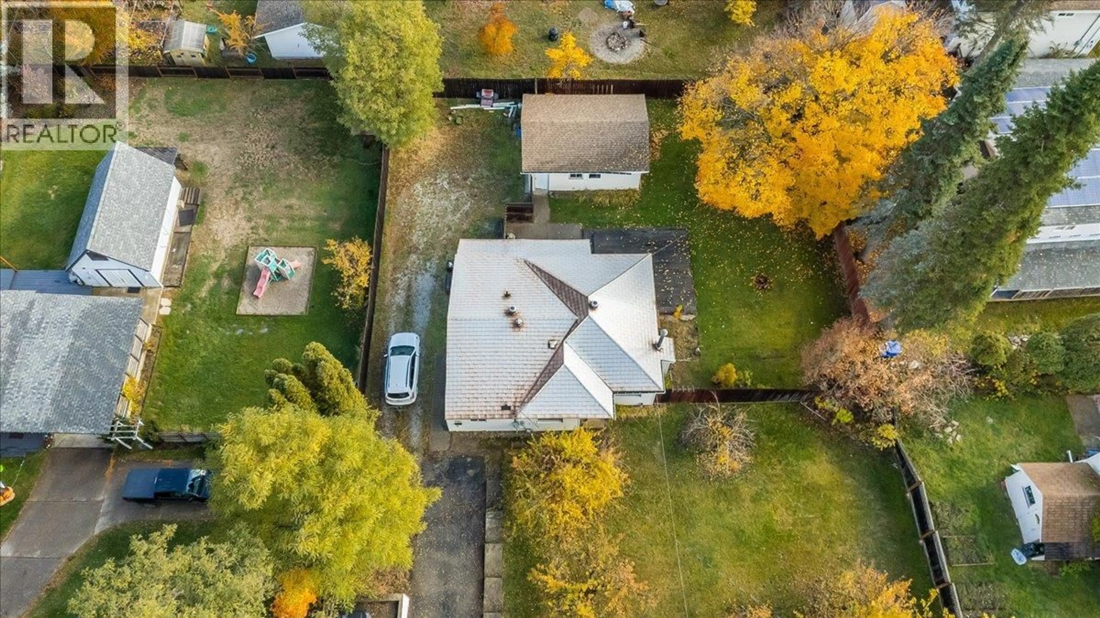 A pic from outside/outdoor area/front of a property/back of a property/a pic from drone, unknown for 3113 5TH AVENUE, Castlegar British Columbia V1N2V4