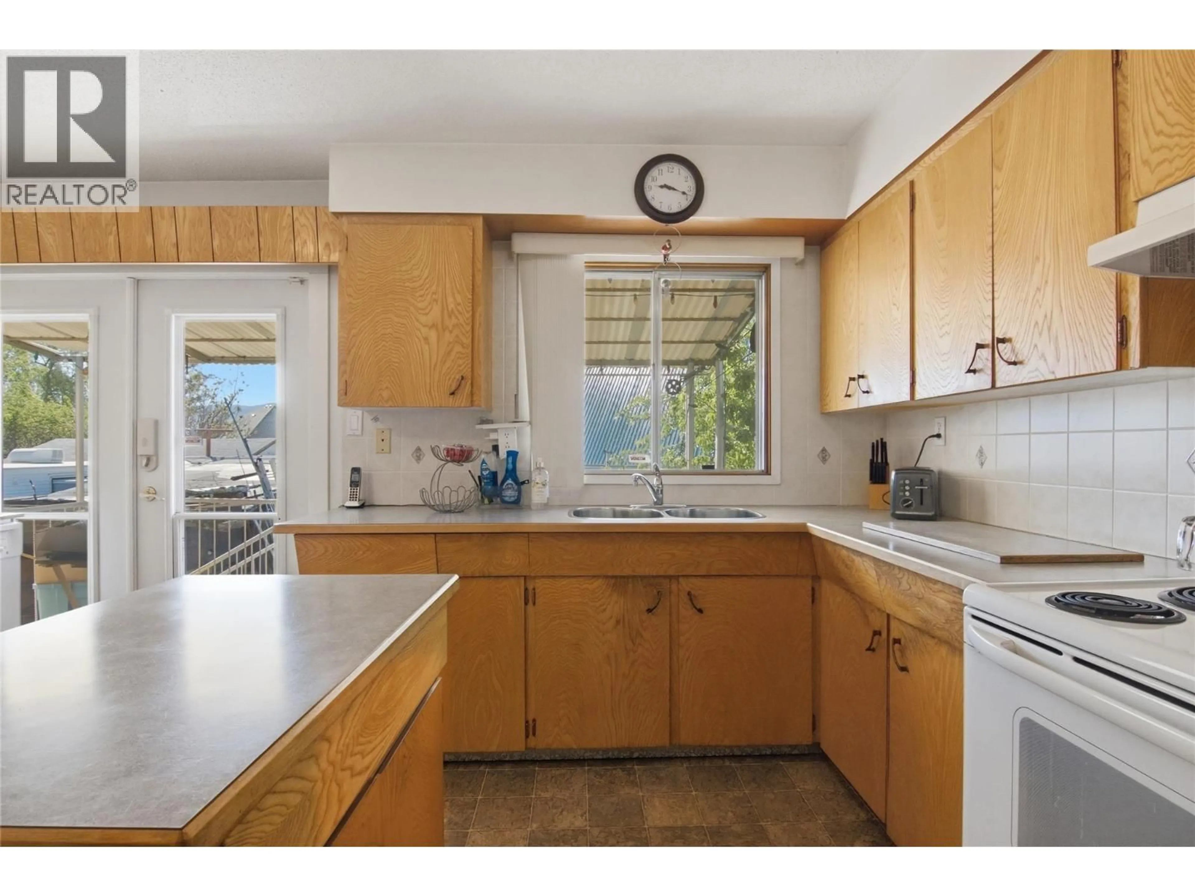 Standard kitchen, unknown for 236 SPRUCE AVENUE, Kamloops British Columbia V2B1J1