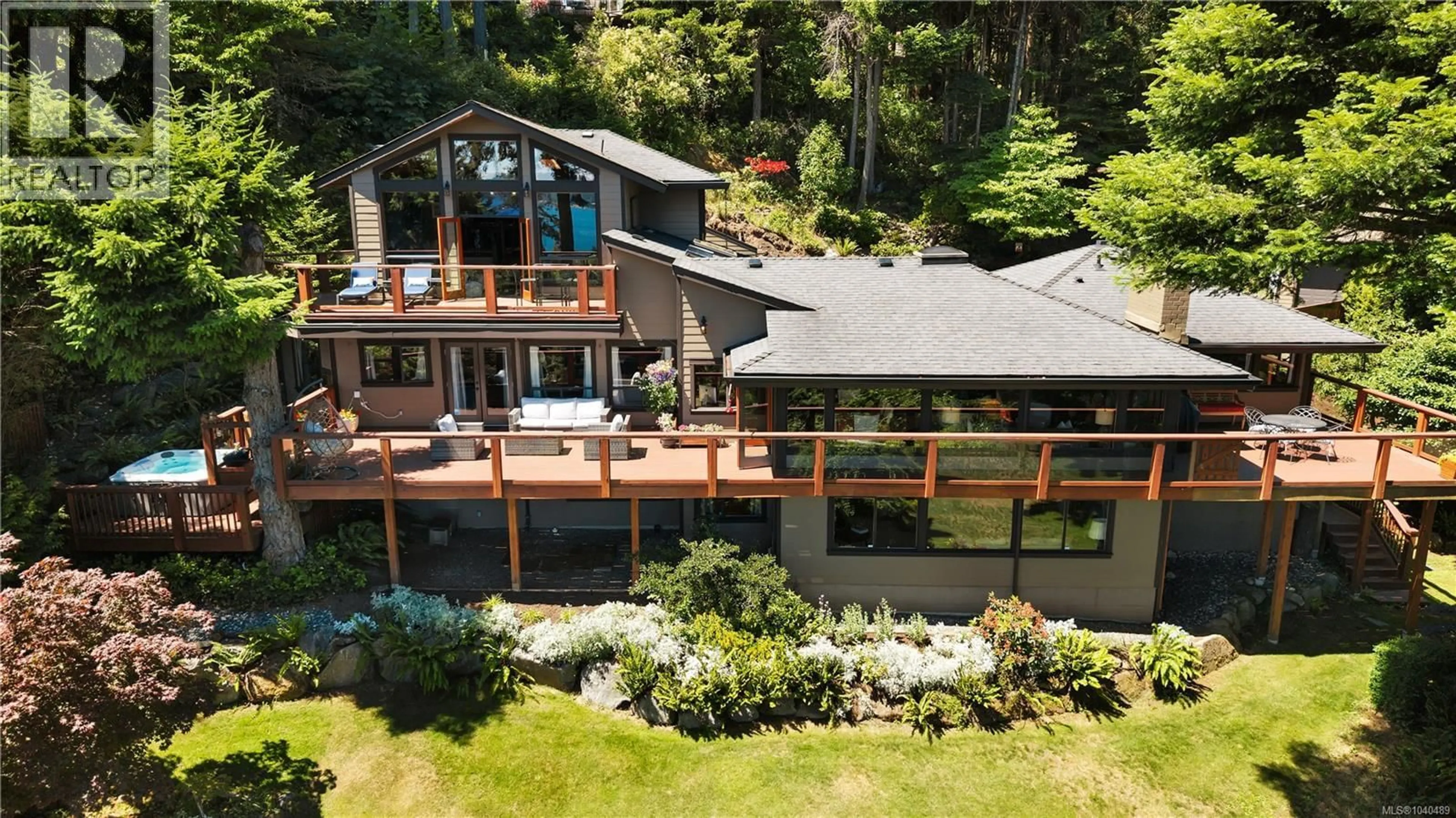 A pic from outside/outdoor area/front of a property/back of a property/a pic from drone, water/lake/river/ocean view for 1370 IVOR ROAD, Nanaimo British Columbia V9X1P7