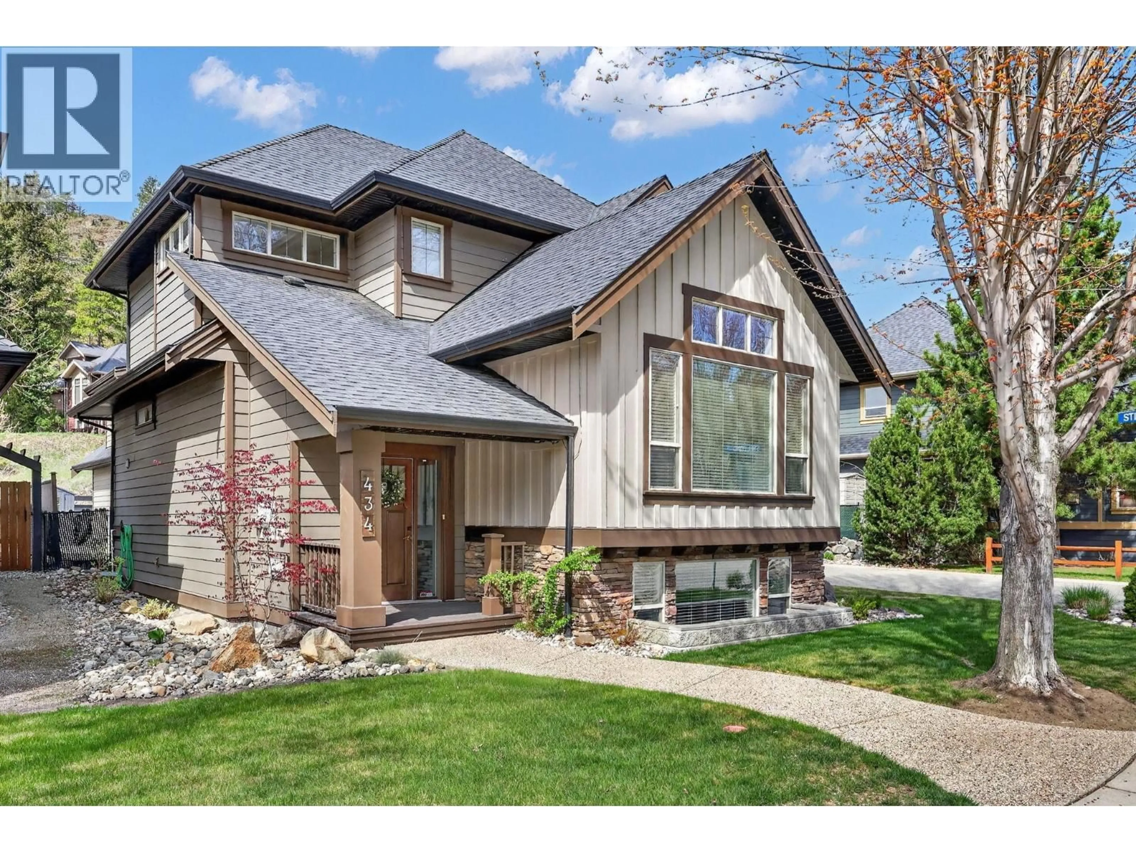 Home with brick exterior material, street for 434 STILL POND PLACE, Kelowna British Columbia V1V2V4
