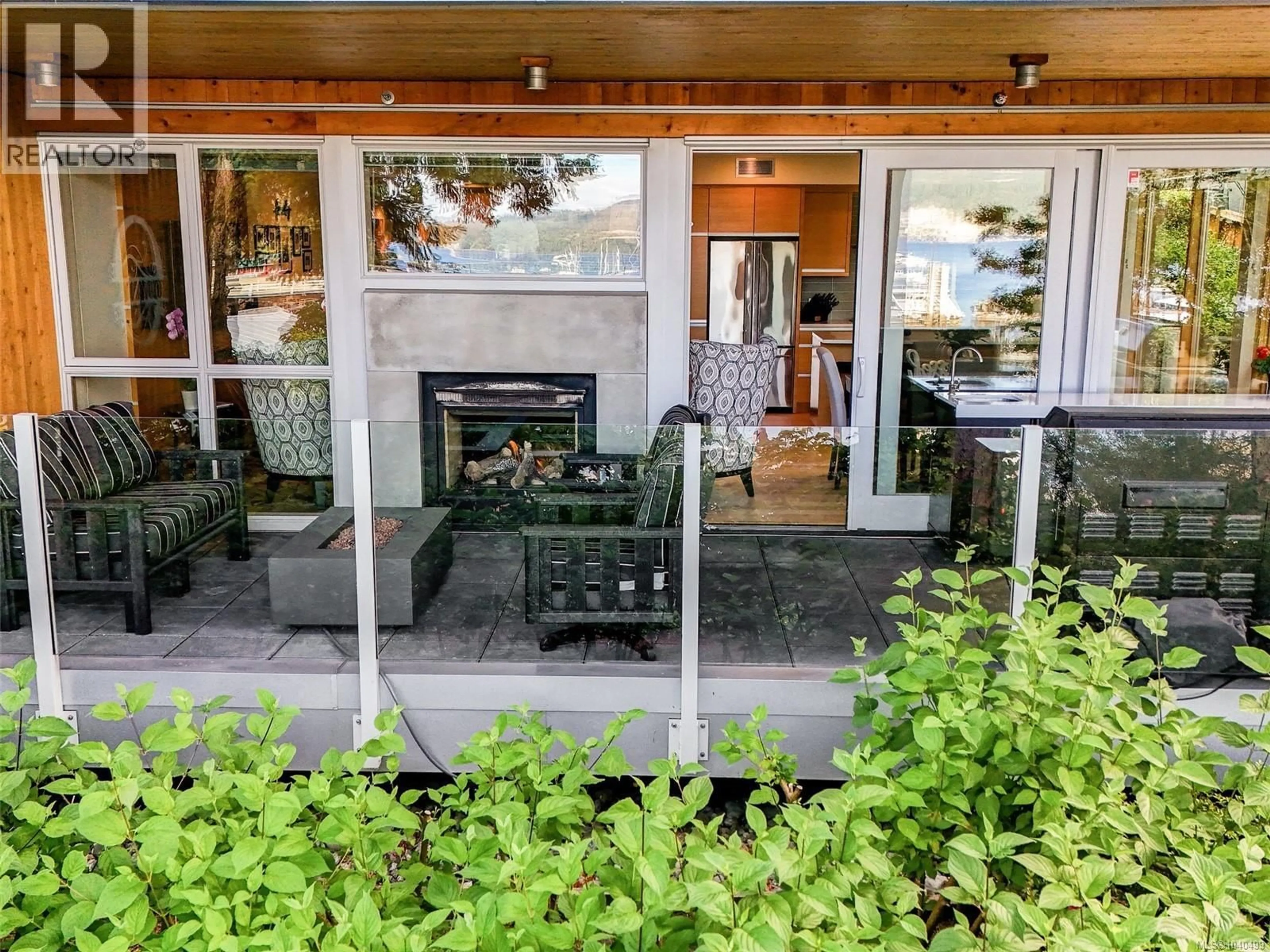 Patio, street for 101 - 851 VERDIER AVENUE, Central Saanich British Columbia V8M1C5