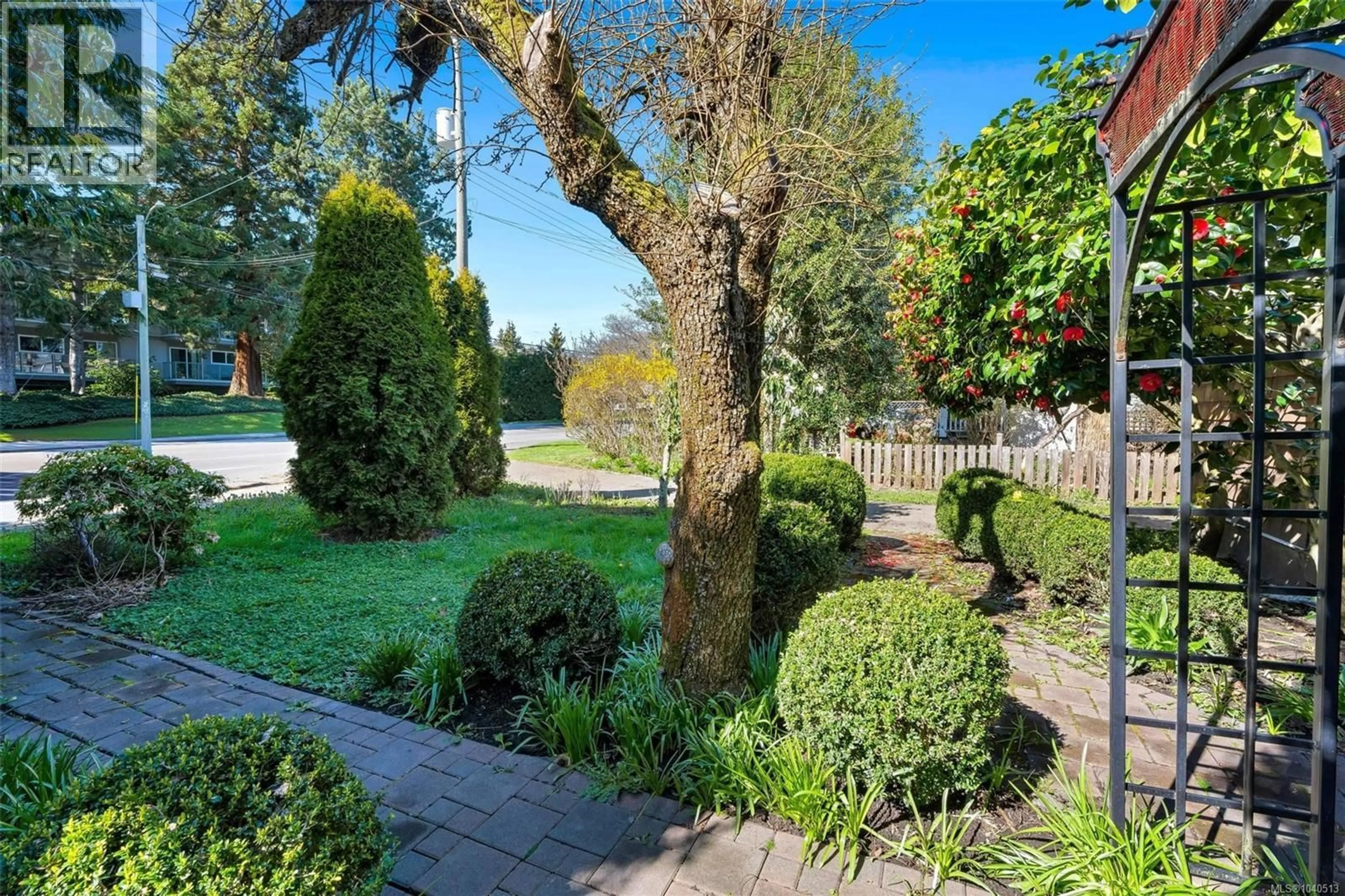 Patio, water/lake/river/ocean view for 2139 FOUL BAY ROAD, Oak Bay British Columbia V8R5B1