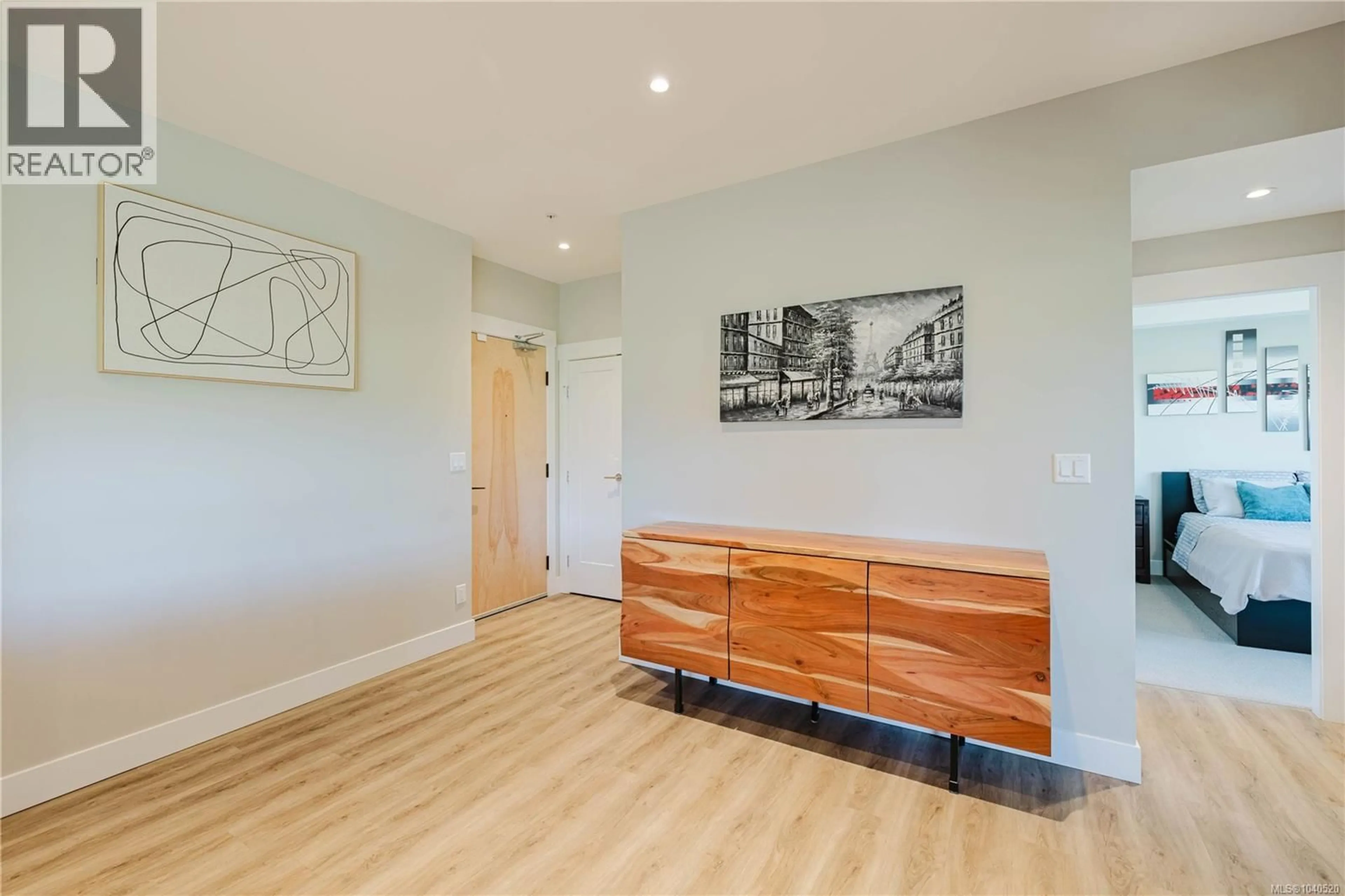 Indoor entryway for 501 - 2500 HACKETT CRESCENT, Central Saanich British Columbia V8M0C1