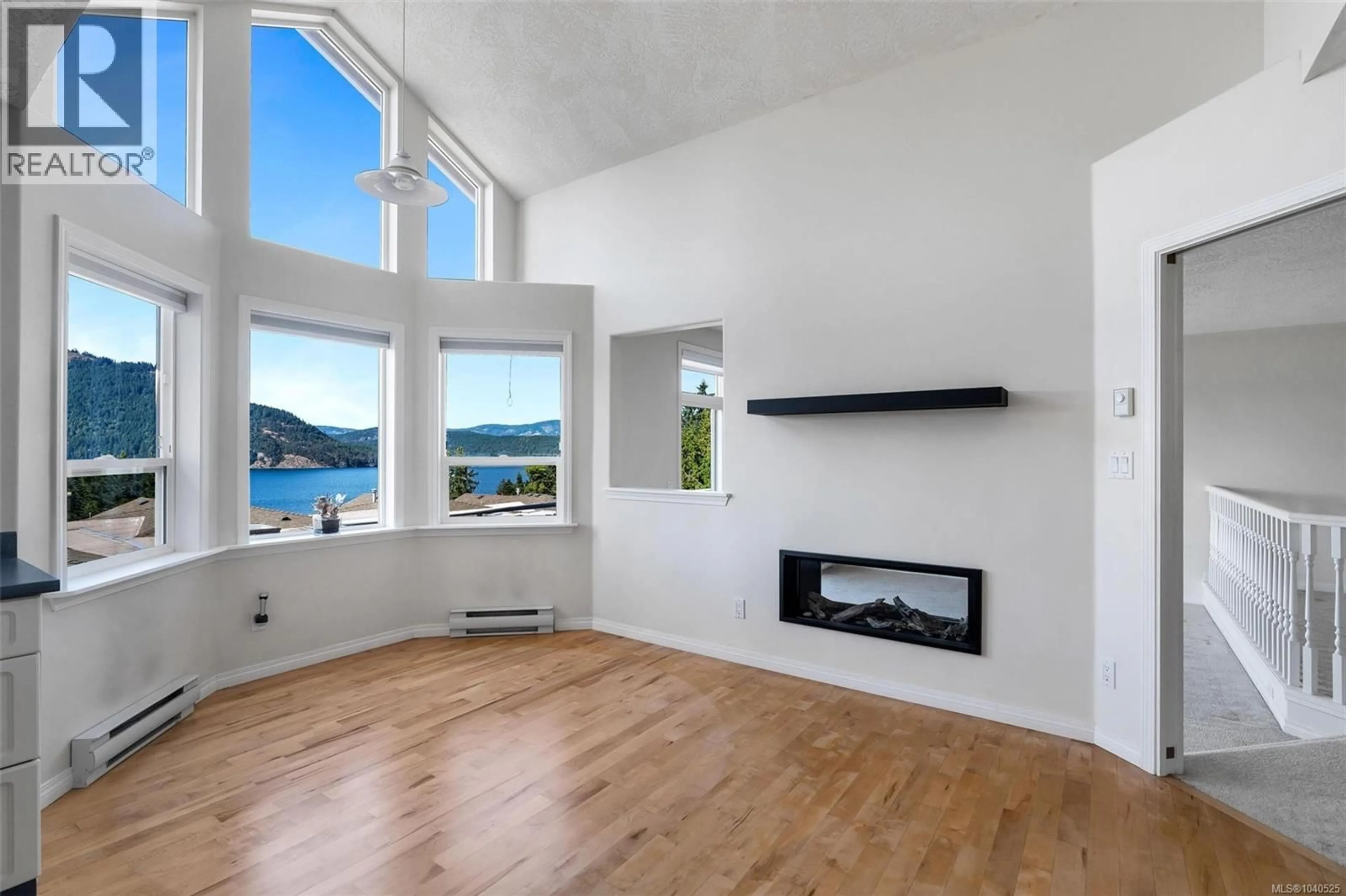 Living room with furniture, wood/laminate floor for 8 - 1700 PRITCHARD ROAD, Cowichan Bay British Columbia V0R1N1