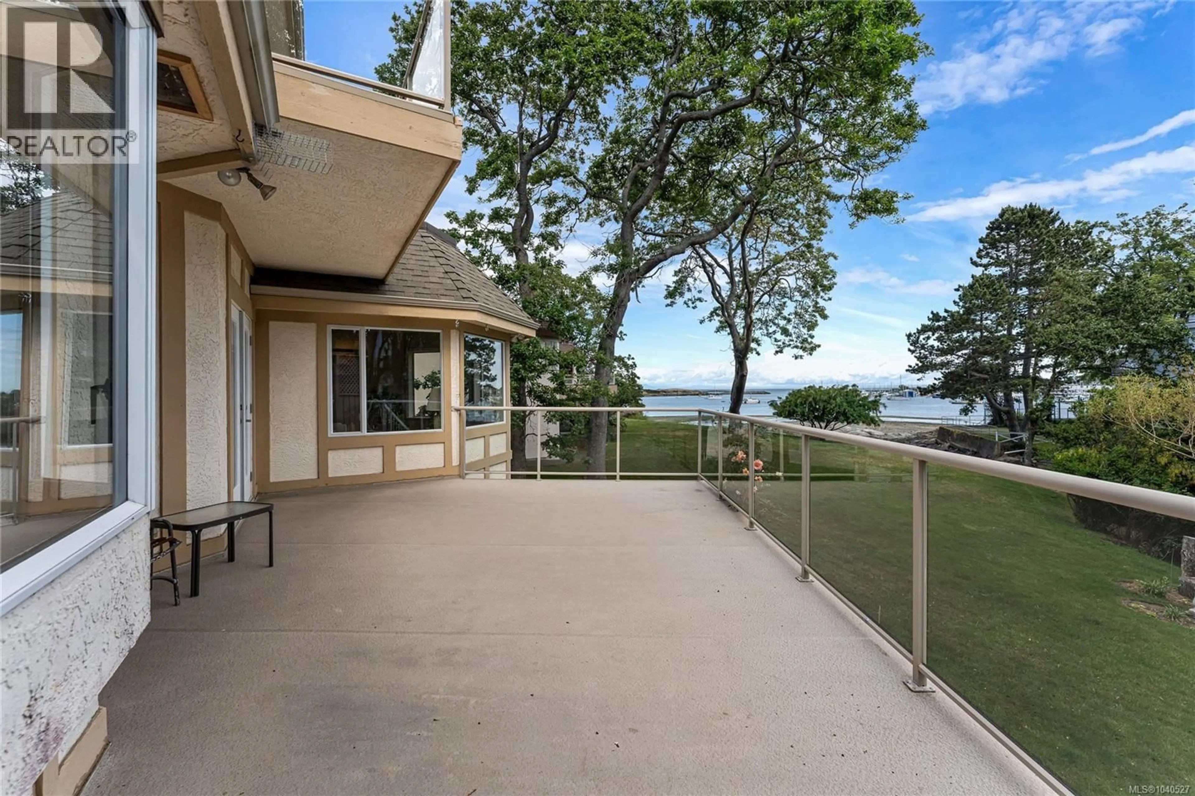 Patio, water/lake/river/ocean view for 2717 SOMASS DRIVE, Oak Bay British Columbia V8R1R7