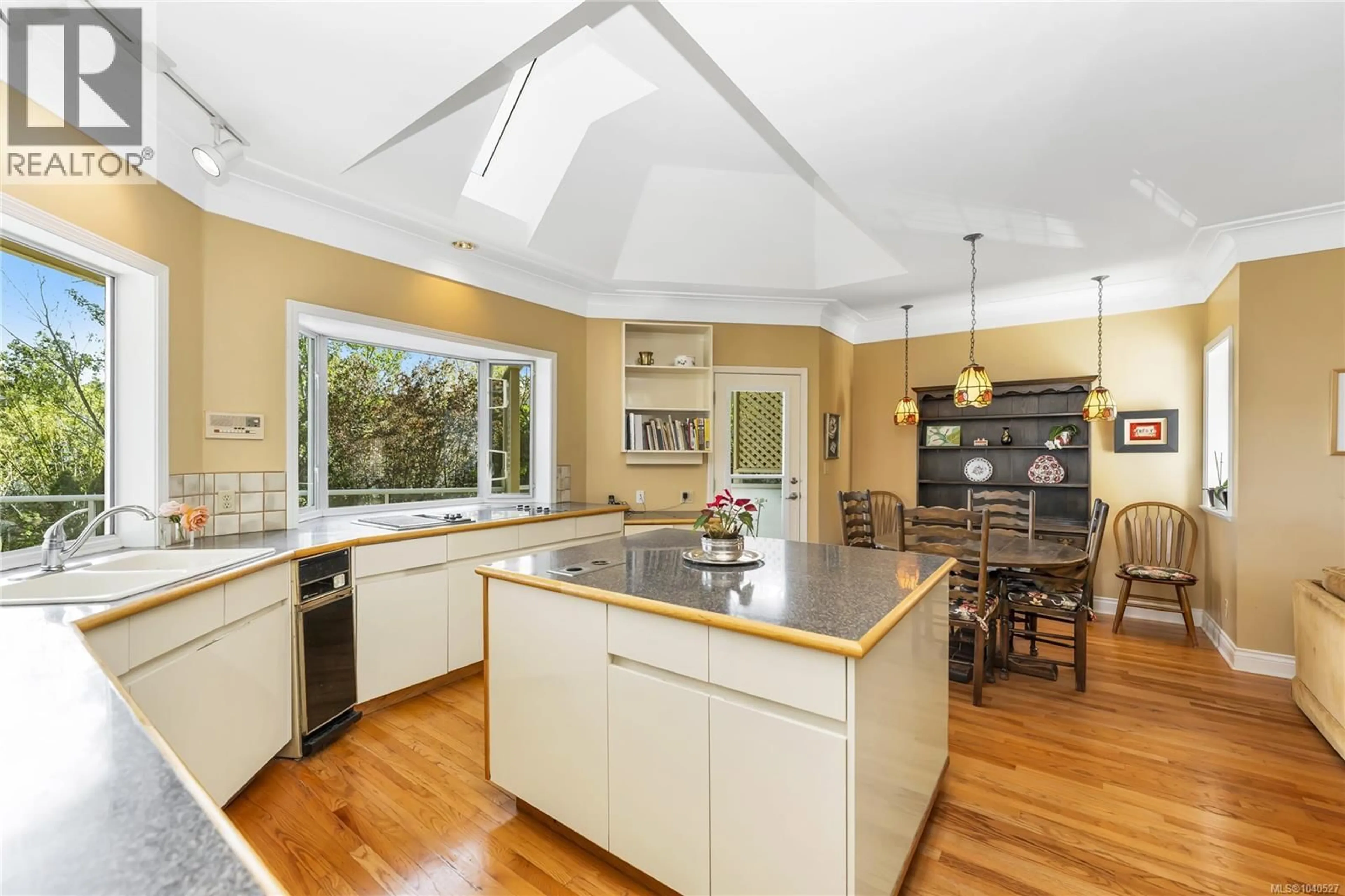 Open concept kitchen, unknown for 2717 SOMASS DRIVE, Oak Bay British Columbia V8R1R7