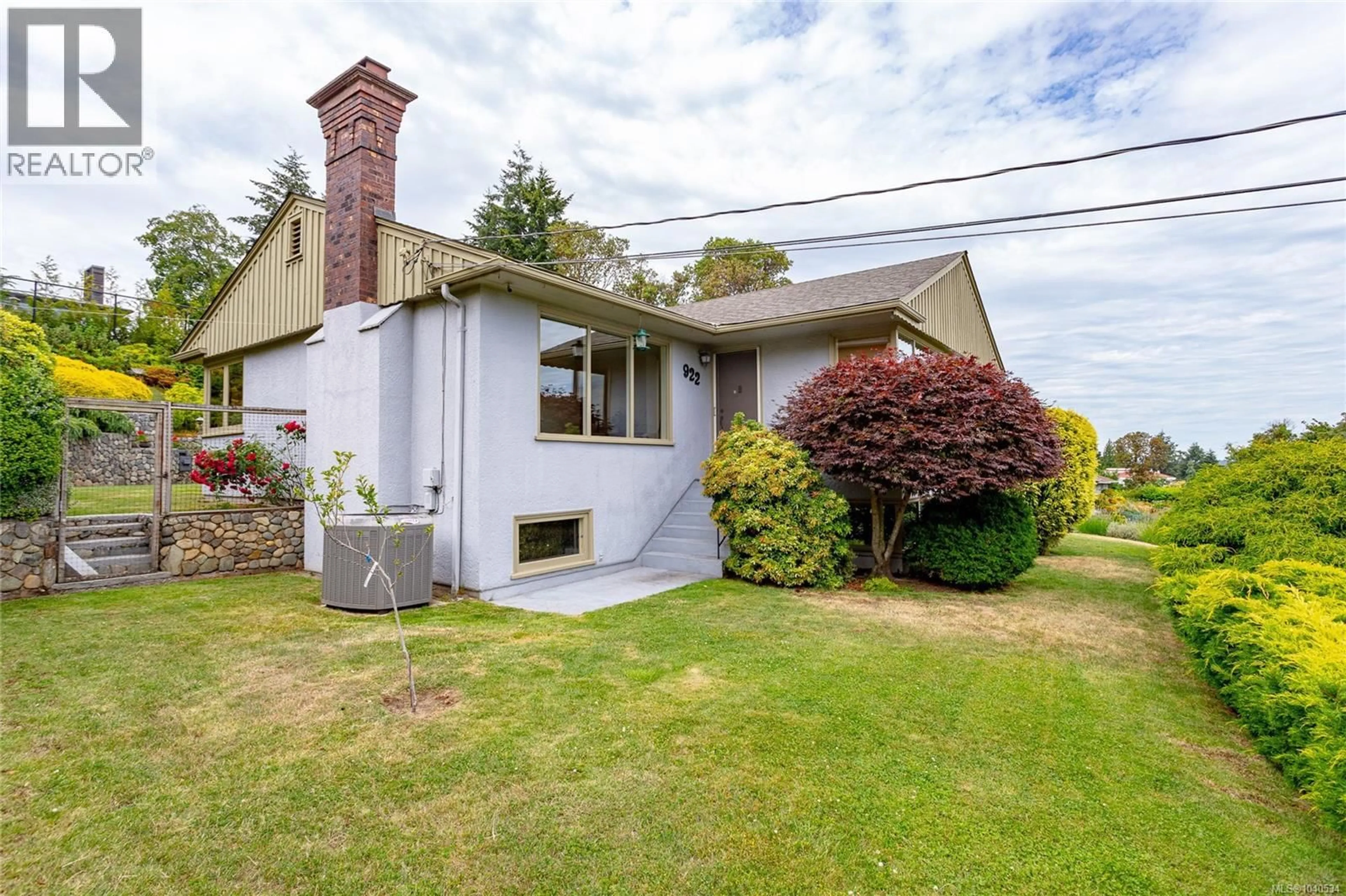 Unknown for 922 CLAREMONT AVENUE, Saanich British Columbia V8Z2G4