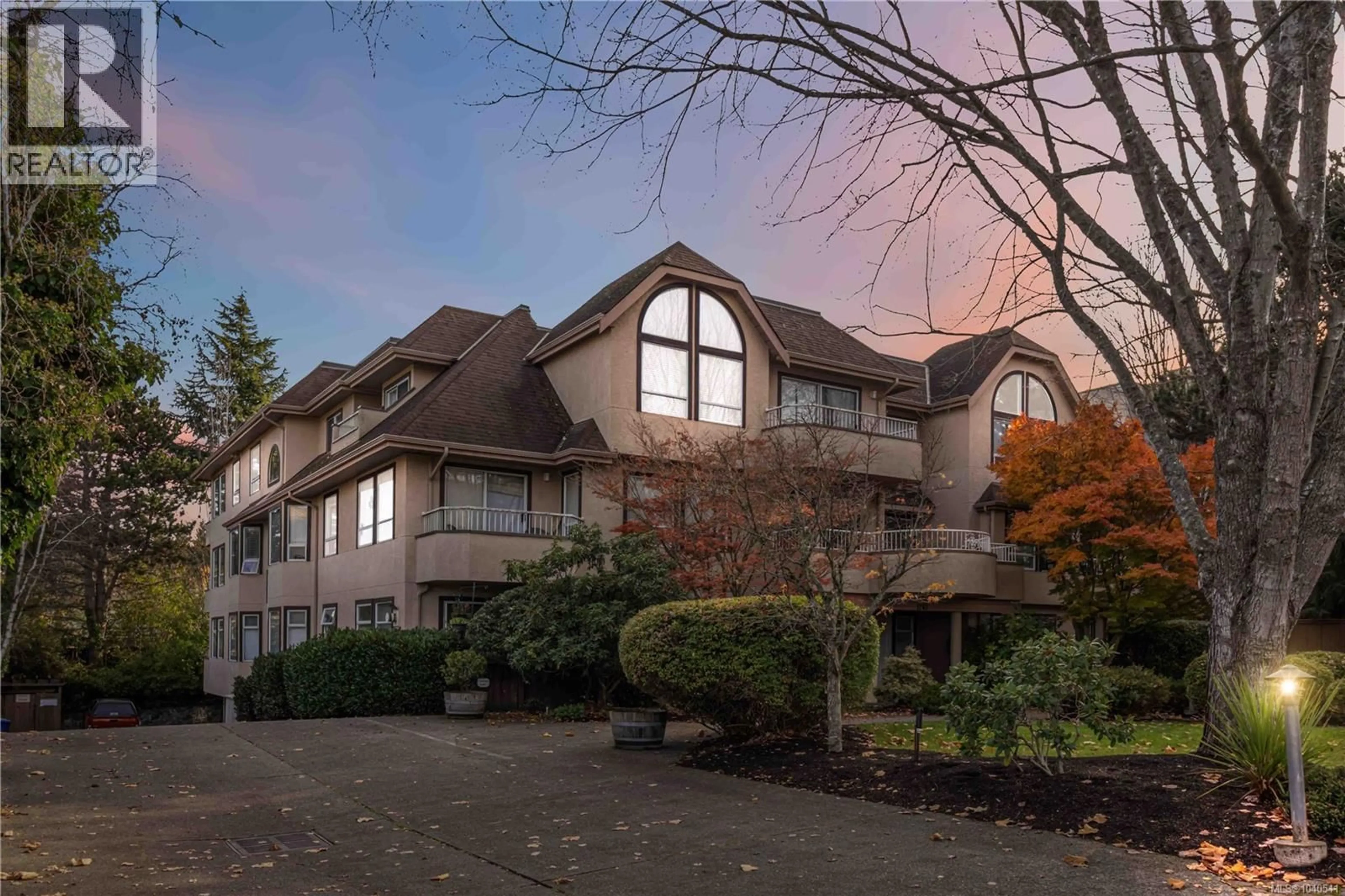 Unknown for 104 - 3263 ALDER STREET, Victoria British Columbia V8X1P3
