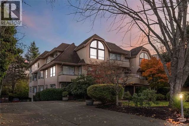 104 - 3263 ALDER STREET, Victoria 4