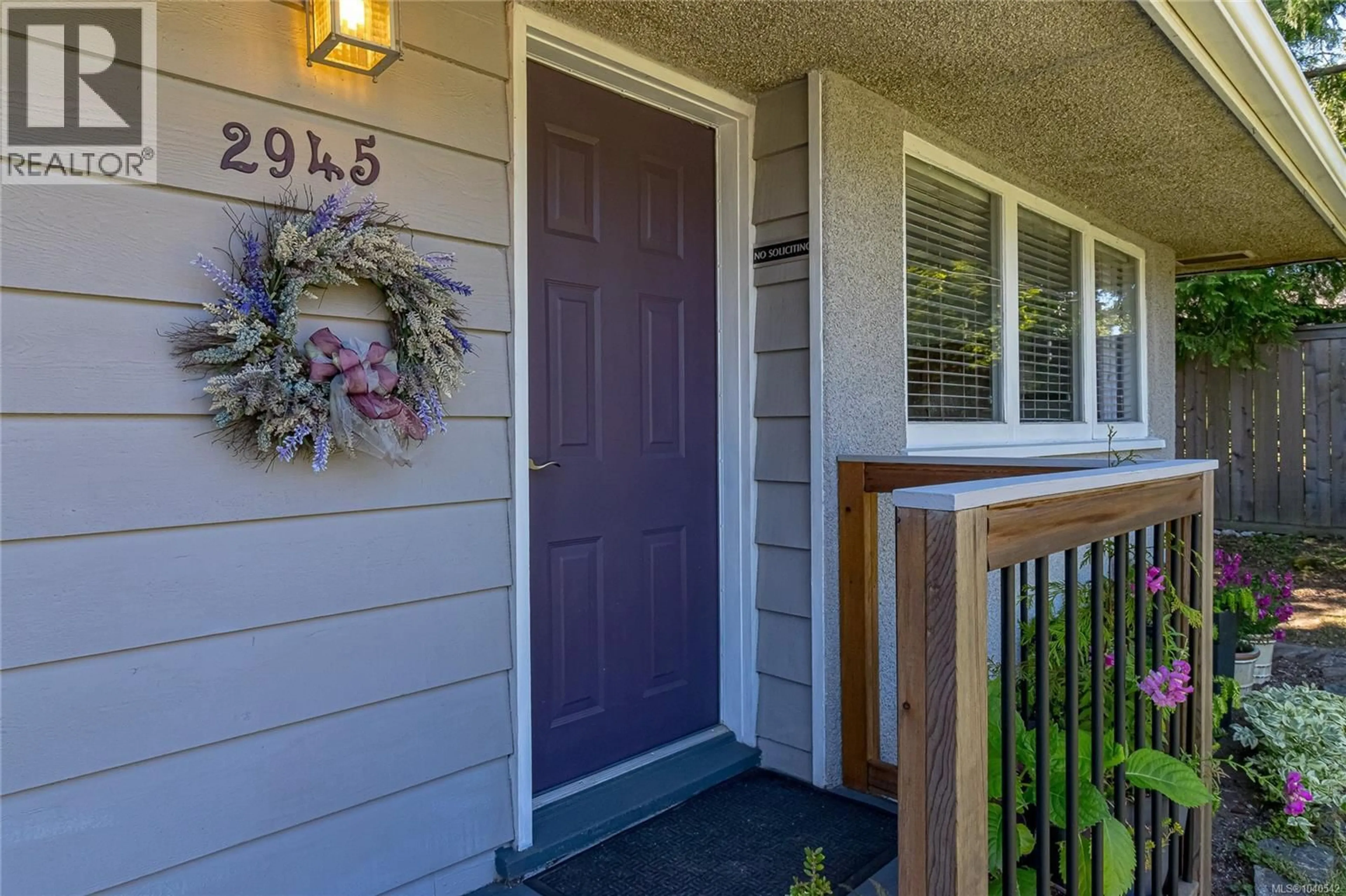 Indoor entryway for 2945 DYSART ROAD, Saanich British Columbia V8Z5P2