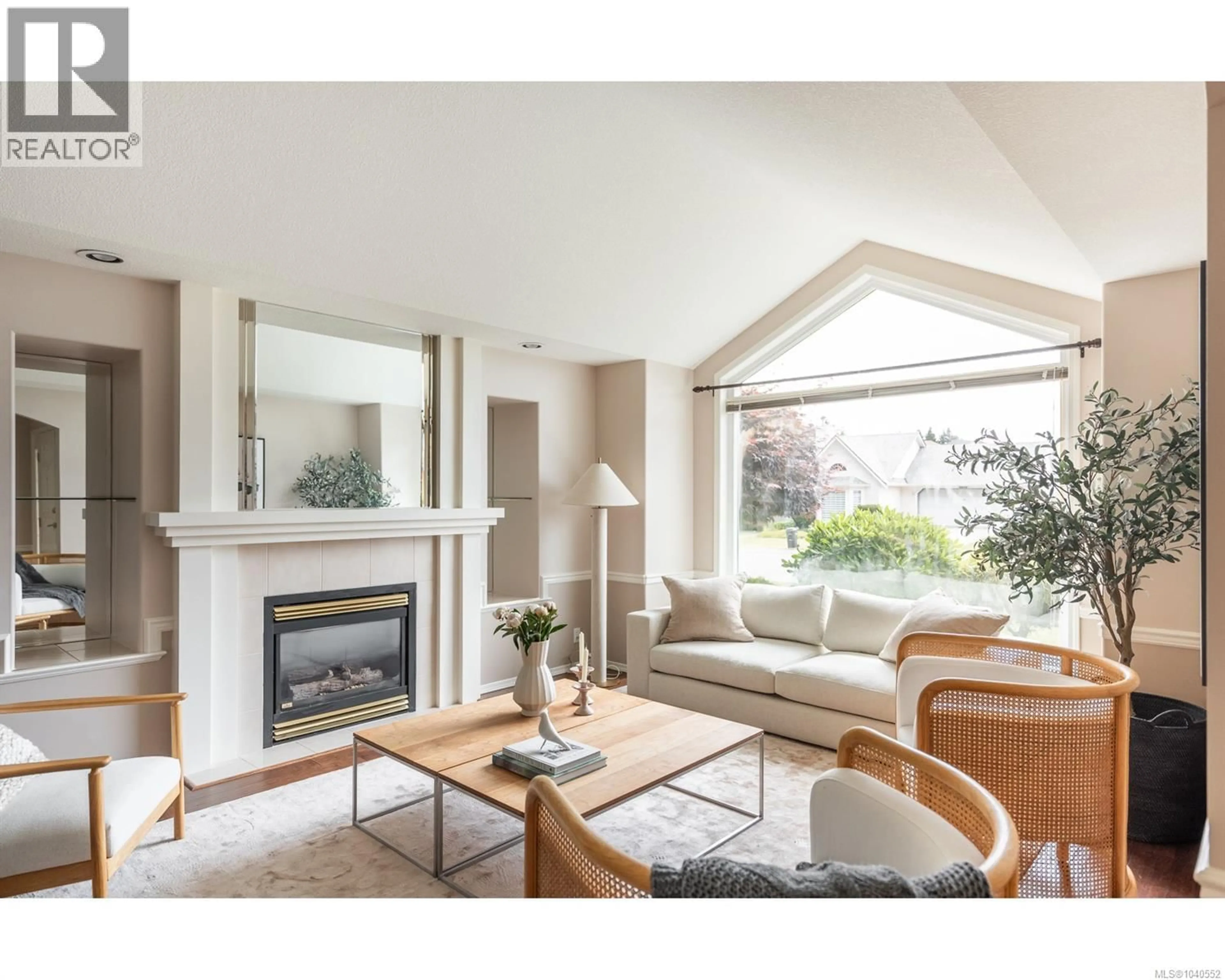 Living room with furniture, unknown for 5912 OLIVER ROAD, Nanaimo British Columbia V9T6G6