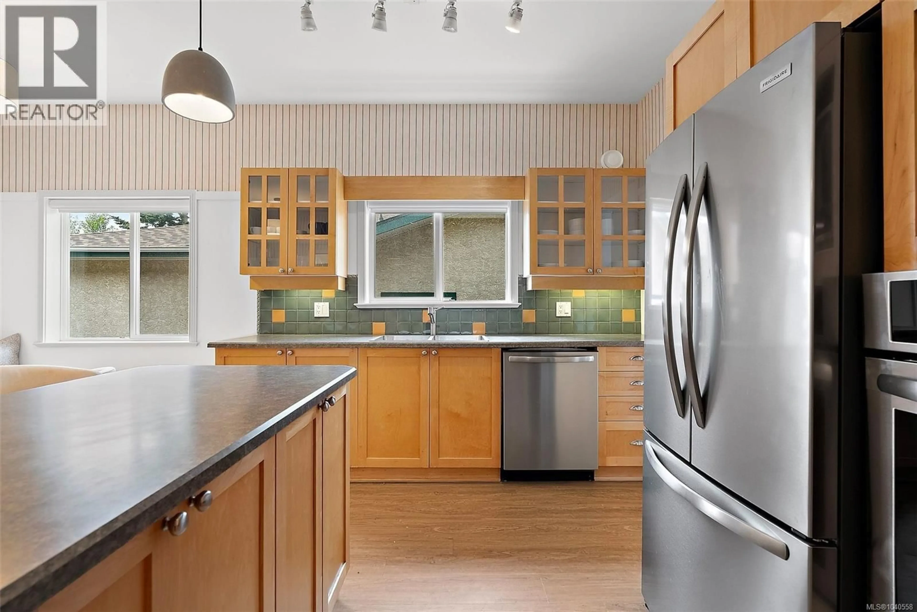 Contemporary kitchen, unknown for 13 - 2235 HARBOUR ROAD, Sidney British Columbia V8L2P7