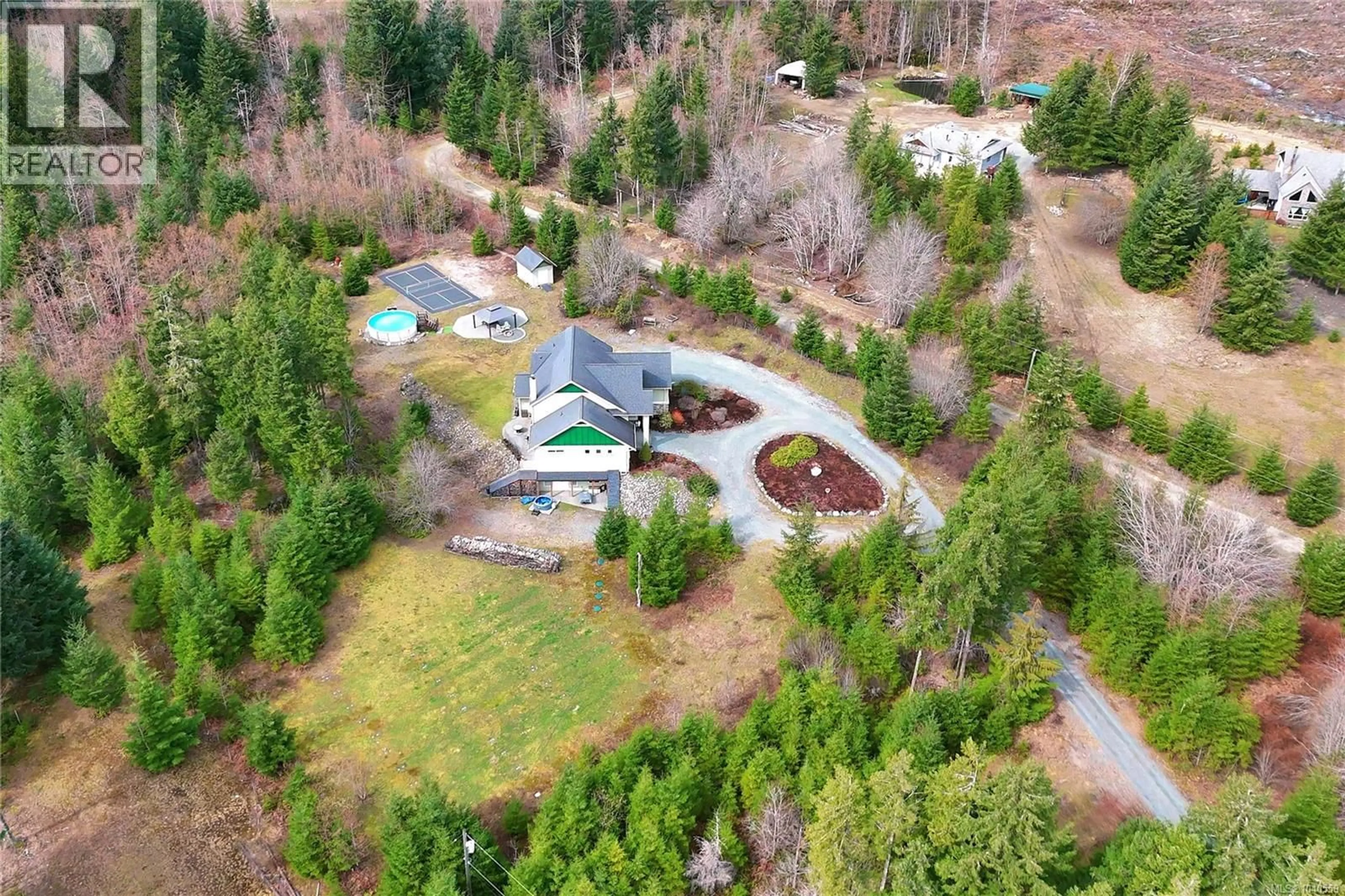 A pic from outside/outdoor area/front of a property/back of a property/a pic from drone, mountain view for 2535 ELK TRAILS WAY, Nanaimo British Columbia V9X0A3