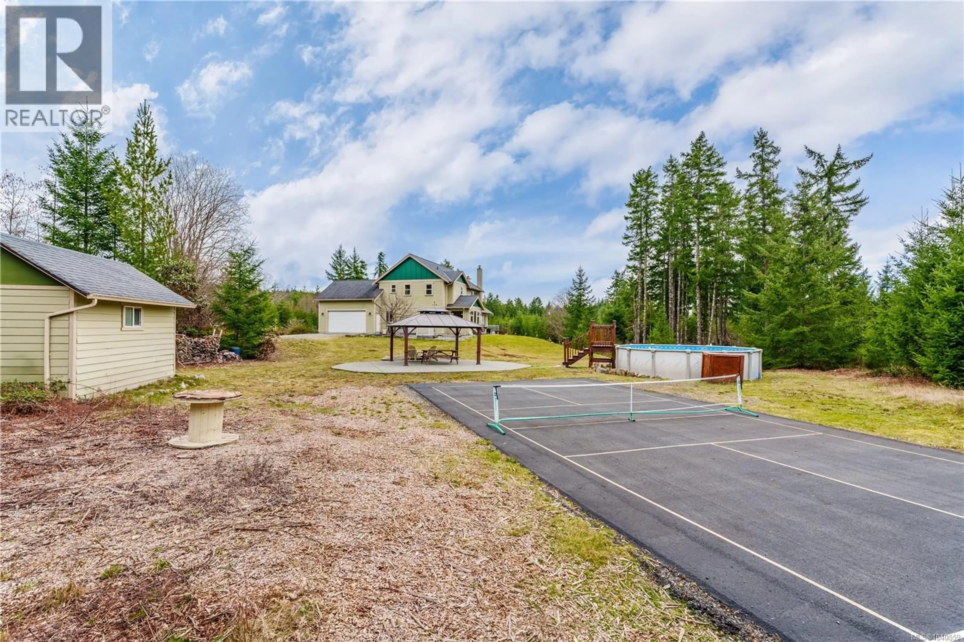 A pic from outside/outdoor area/front of a property/back of a property/a pic from drone, mountain view for 2535 ELK TRAILS WAY, Nanaimo British Columbia V9X0A3