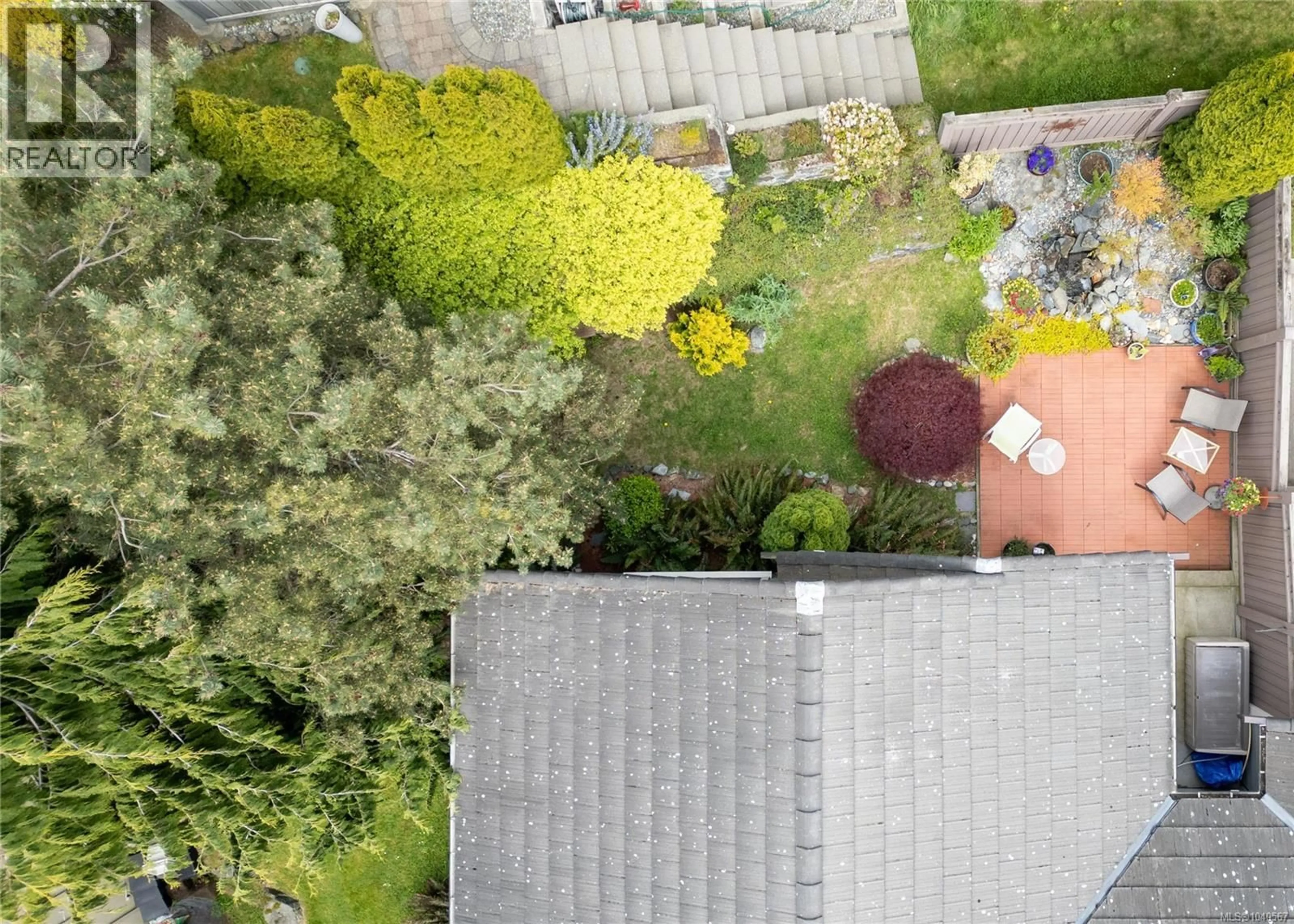 A pic from outside/outdoor area/front of a property/back of a property/a pic from drone, unknown for 13 - 630 BROOKSIDE ROAD, Colwood British Columbia V9C3A2