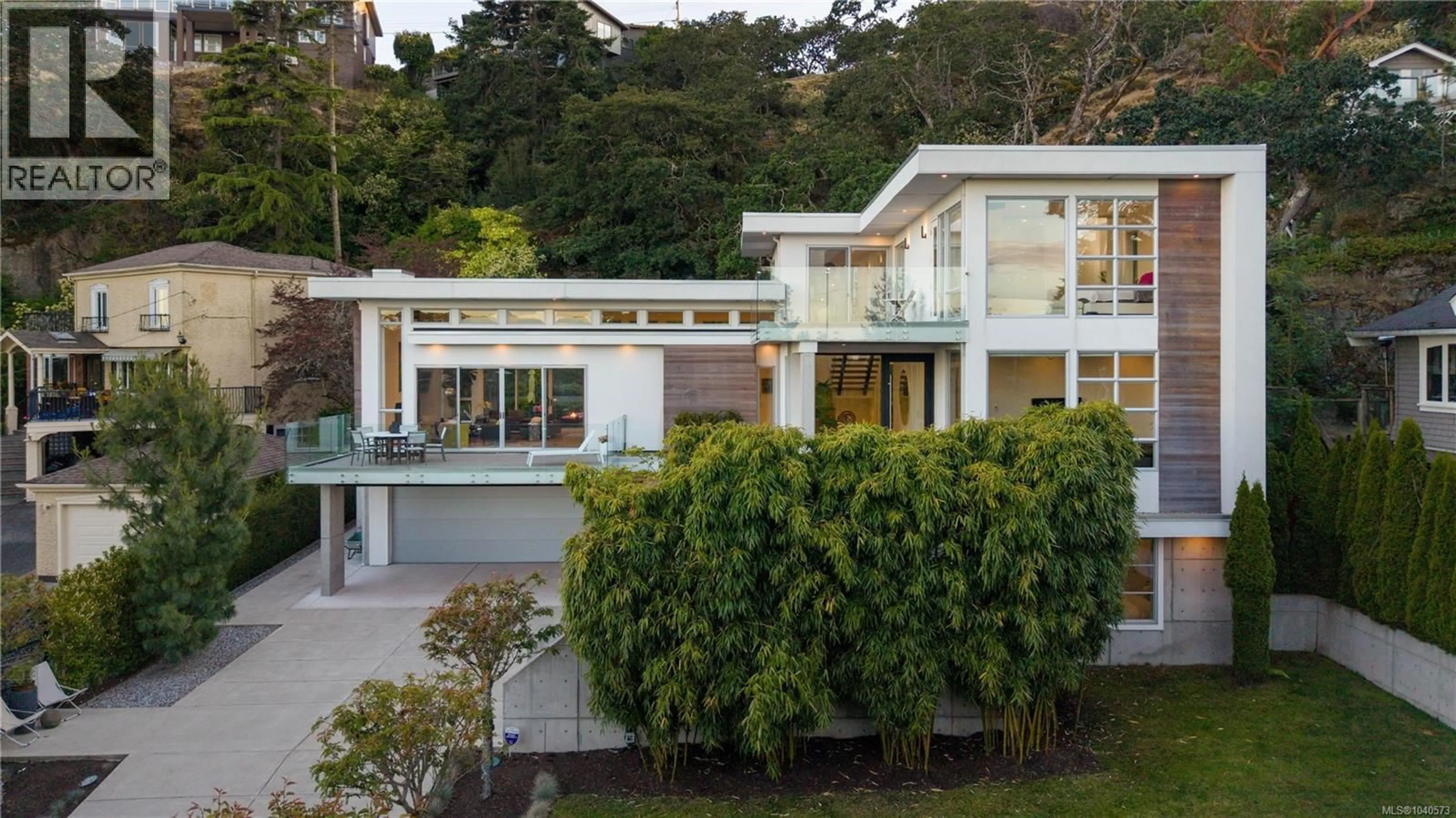 Home with vinyl exterior material, street for 207 SUNNY LANE, Oak Bay British Columbia V8S2K6