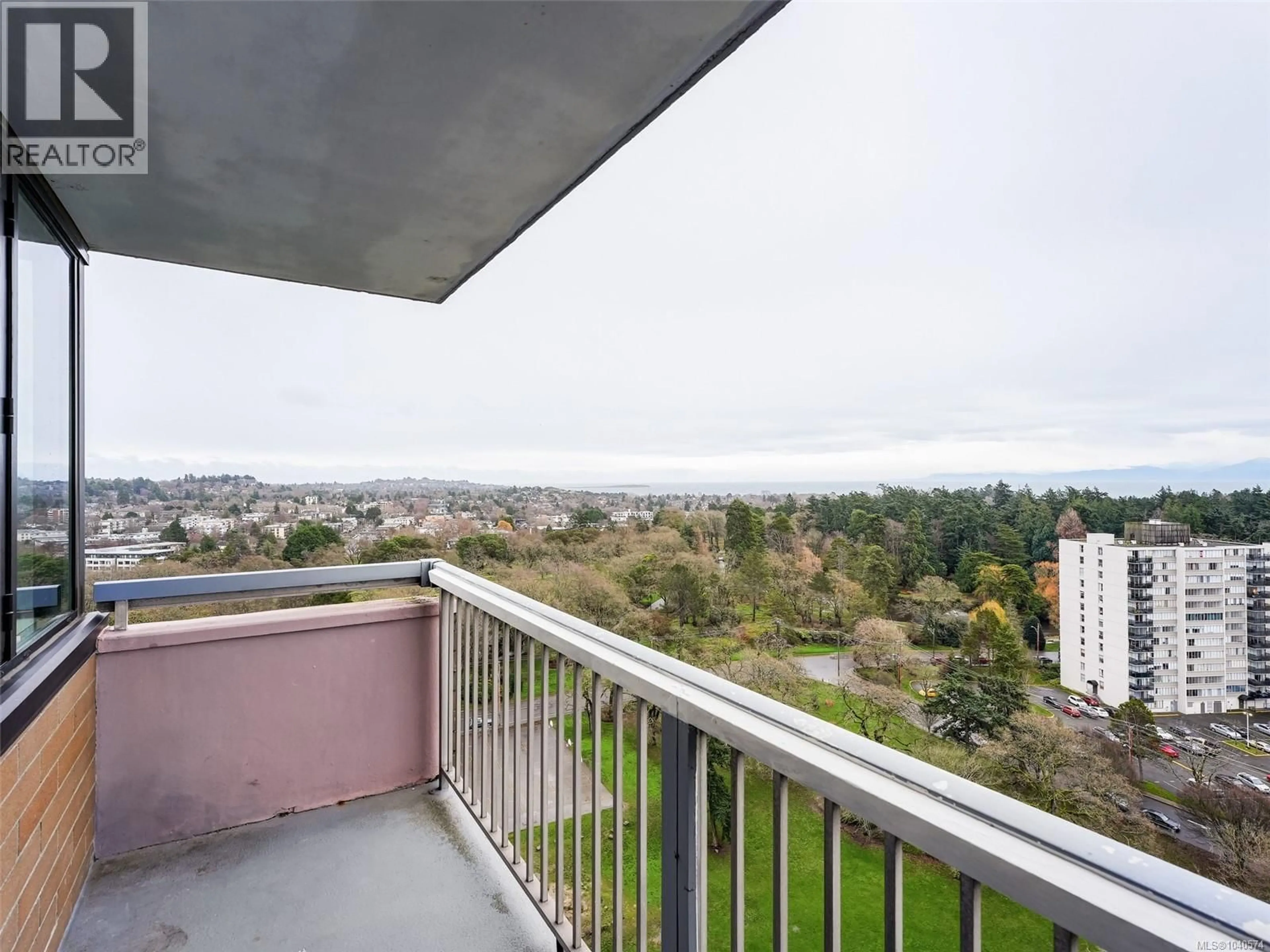 Balcony in the apartment, city buildings view from balcony for 2006 - 647 MICHIGAN STREET, Victoria British Columbia V8V1S9