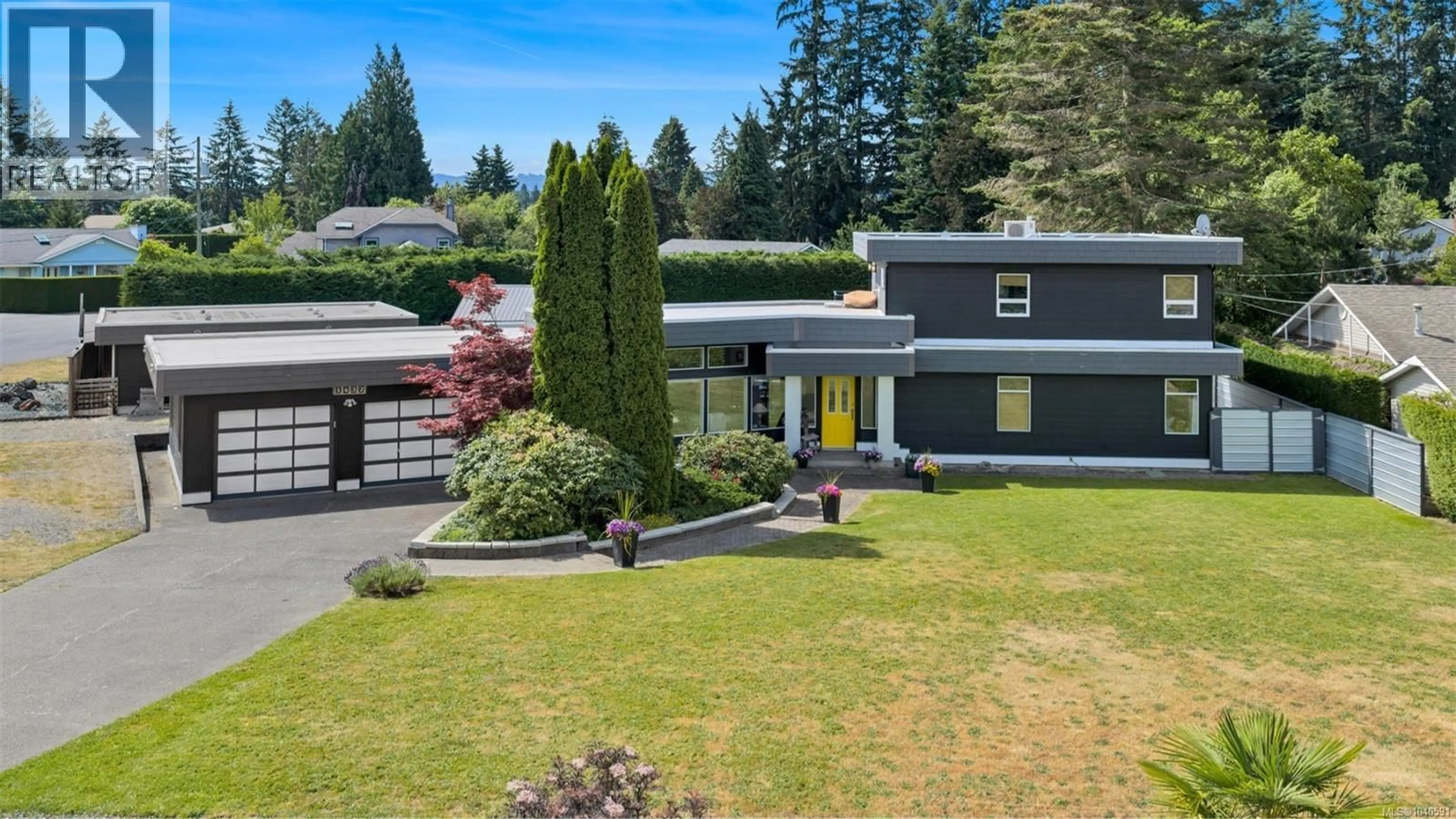 A pic from outside/outdoor area/front of a property/back of a property/a pic from drone, street for 1432 HIGHLAND PLACE, Cobble Hill British Columbia V8H0J1
