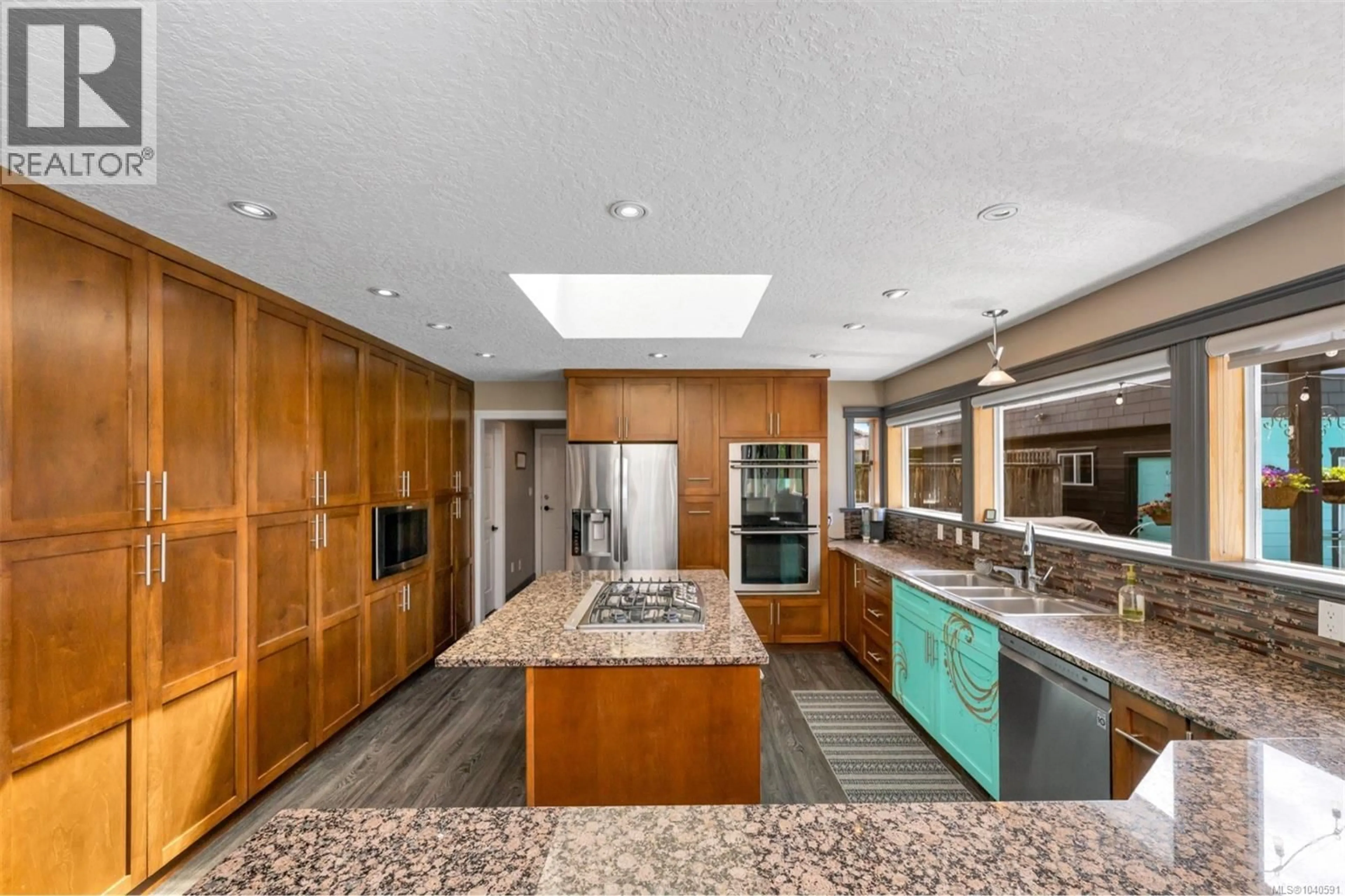 Contemporary kitchen, ceramic/tile floor for 1432 HIGHLAND PLACE, Cobble Hill British Columbia V8H0J1