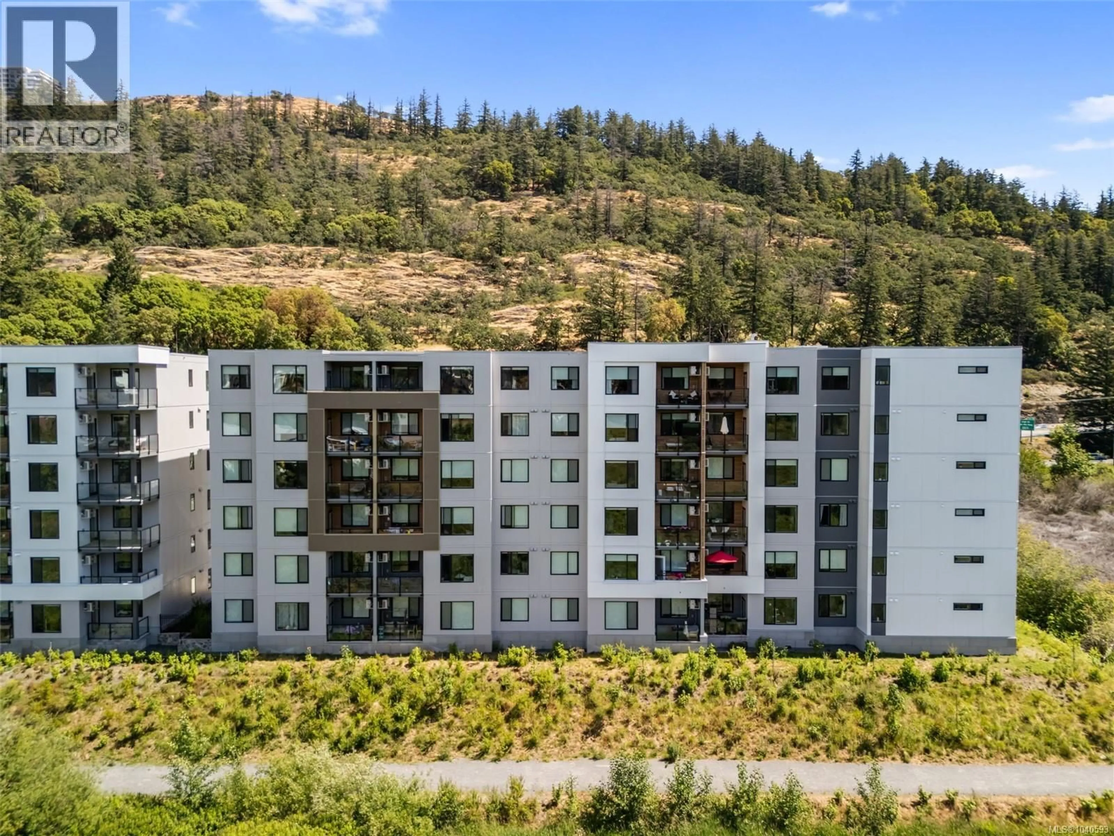 A pic from outside/outdoor area/front of a property/back of a property/a pic from drone, unknown for 613 - 1361 GOLDSTREAM AVENUE, Langford British Columbia V9B7B4
