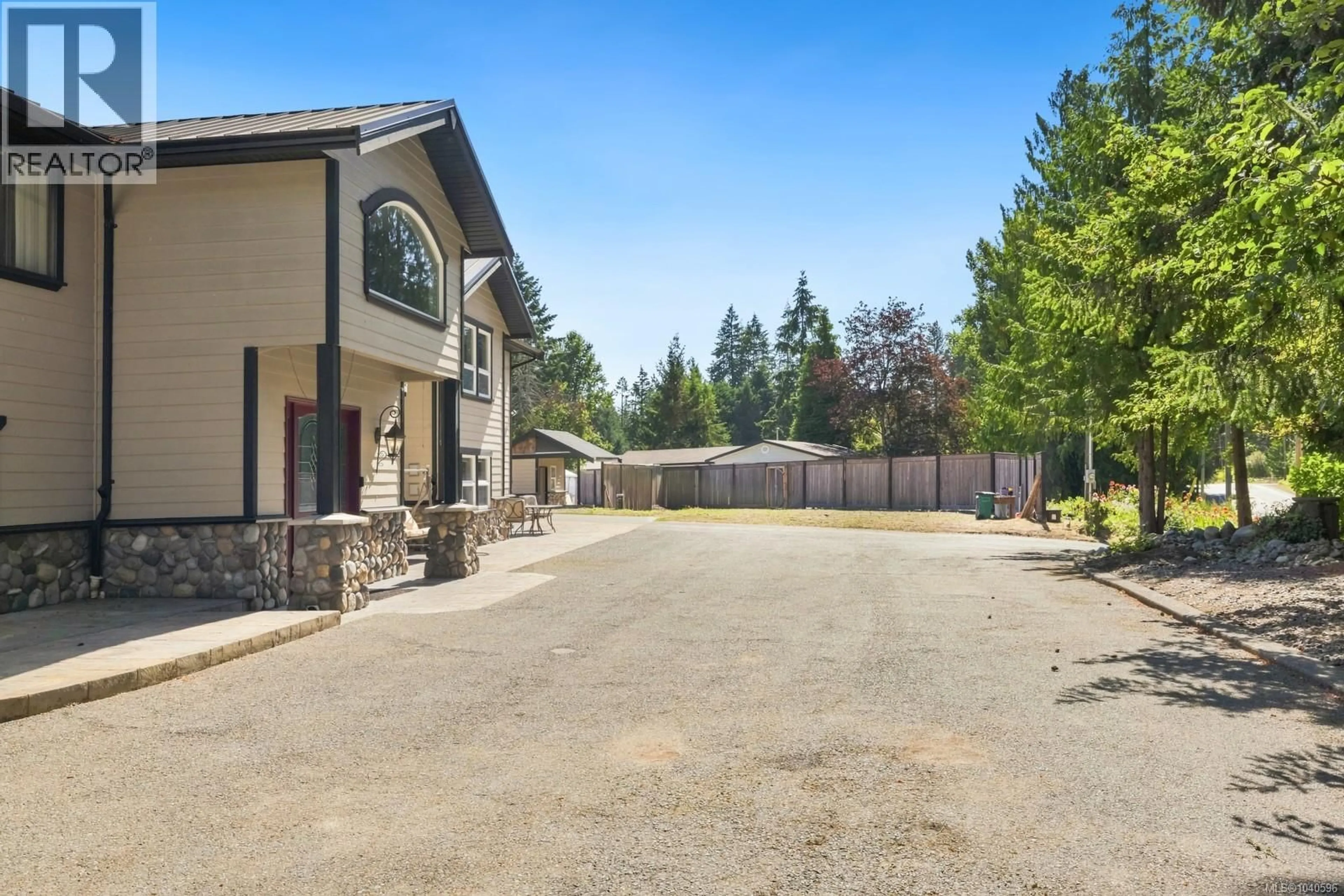 Patio, mountain view for 3445 COBBLE HILL ROAD, Cobble Hill British Columbia V0R1L5