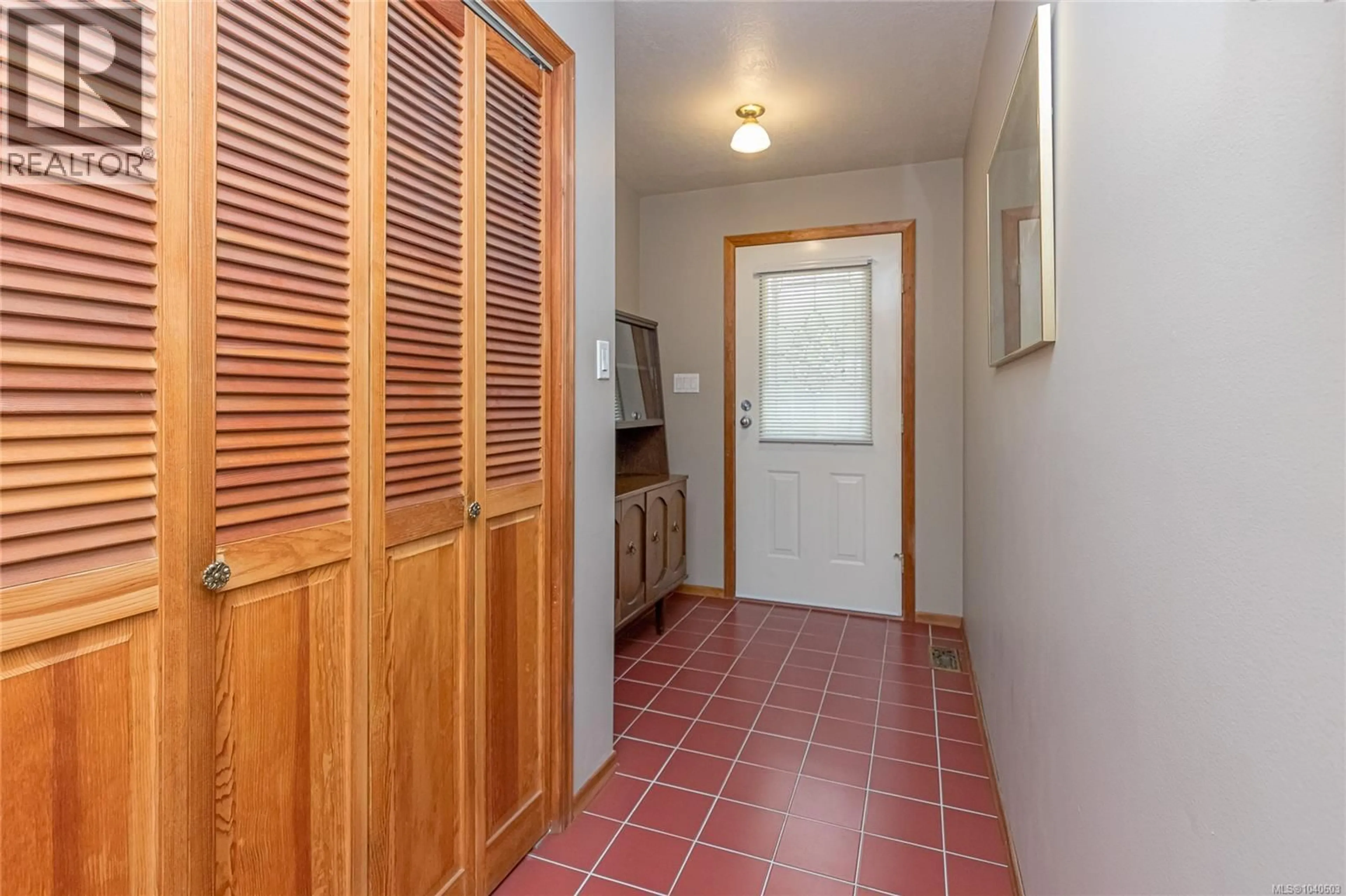 Indoor entryway for 1255 MCKENZIE DRIVE, Duncan British Columbia V9L5R8