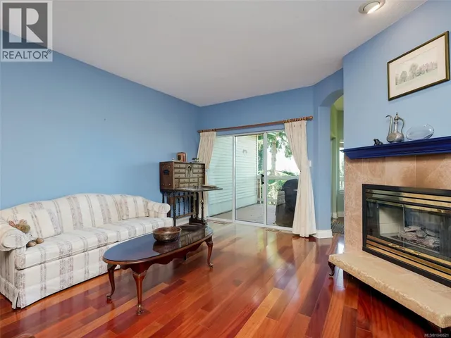 24 - 520 MARSETT PLACE, Saanich 3
