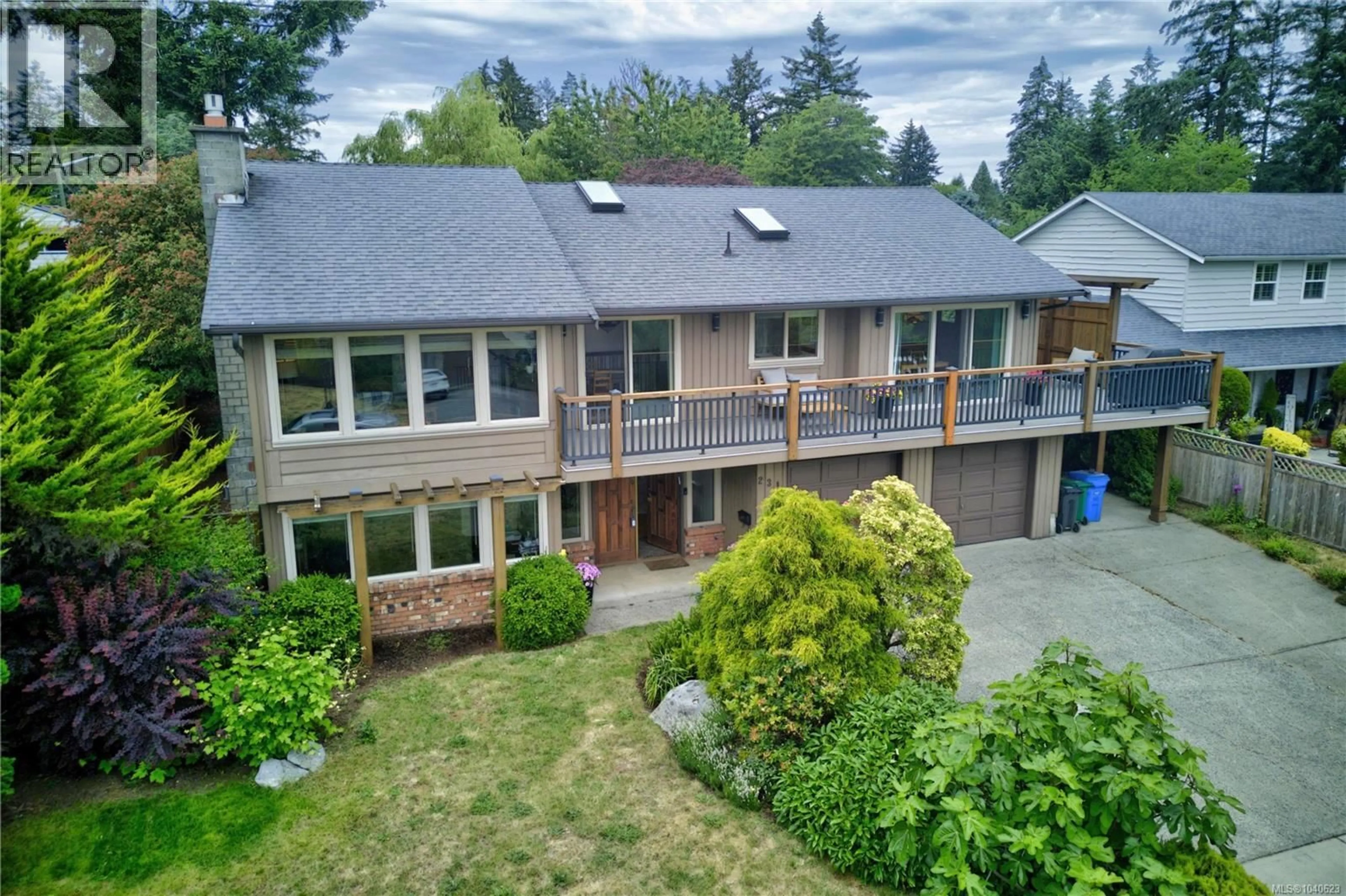 A pic from outside/outdoor area/front of a property/back of a property/a pic from drone, street for 231 BLAIRGOWRIE PLACE, Nanaimo British Columbia V9T4C8