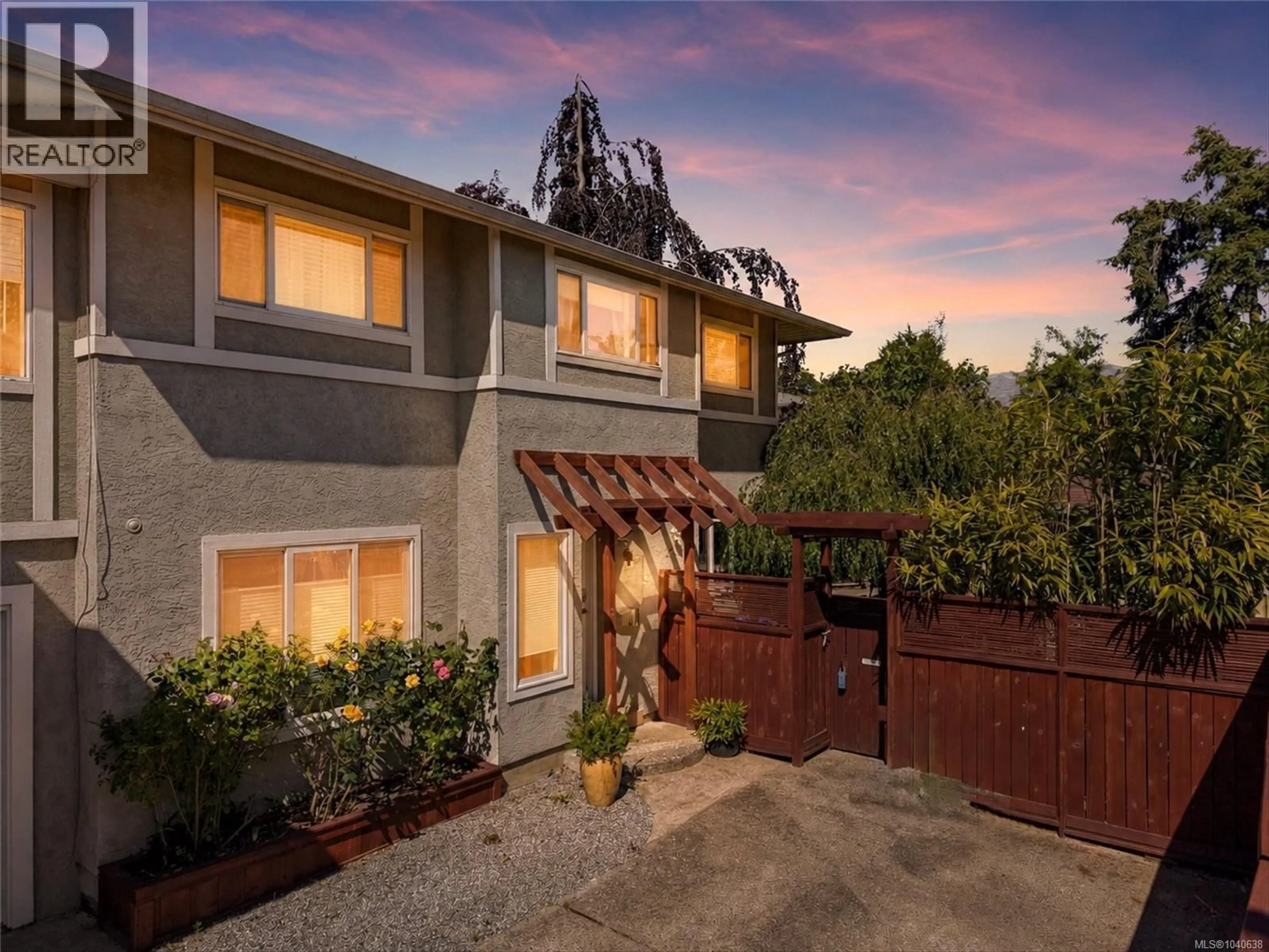 Home with brick exterior material, street for 2577 EMPIRE STREET, Victoria British Columbia V8T3M5