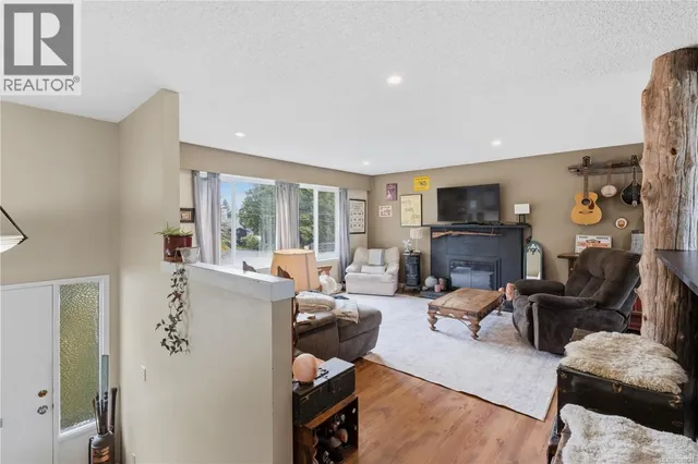 1550 LARCH ROAD, Ucluelet 3