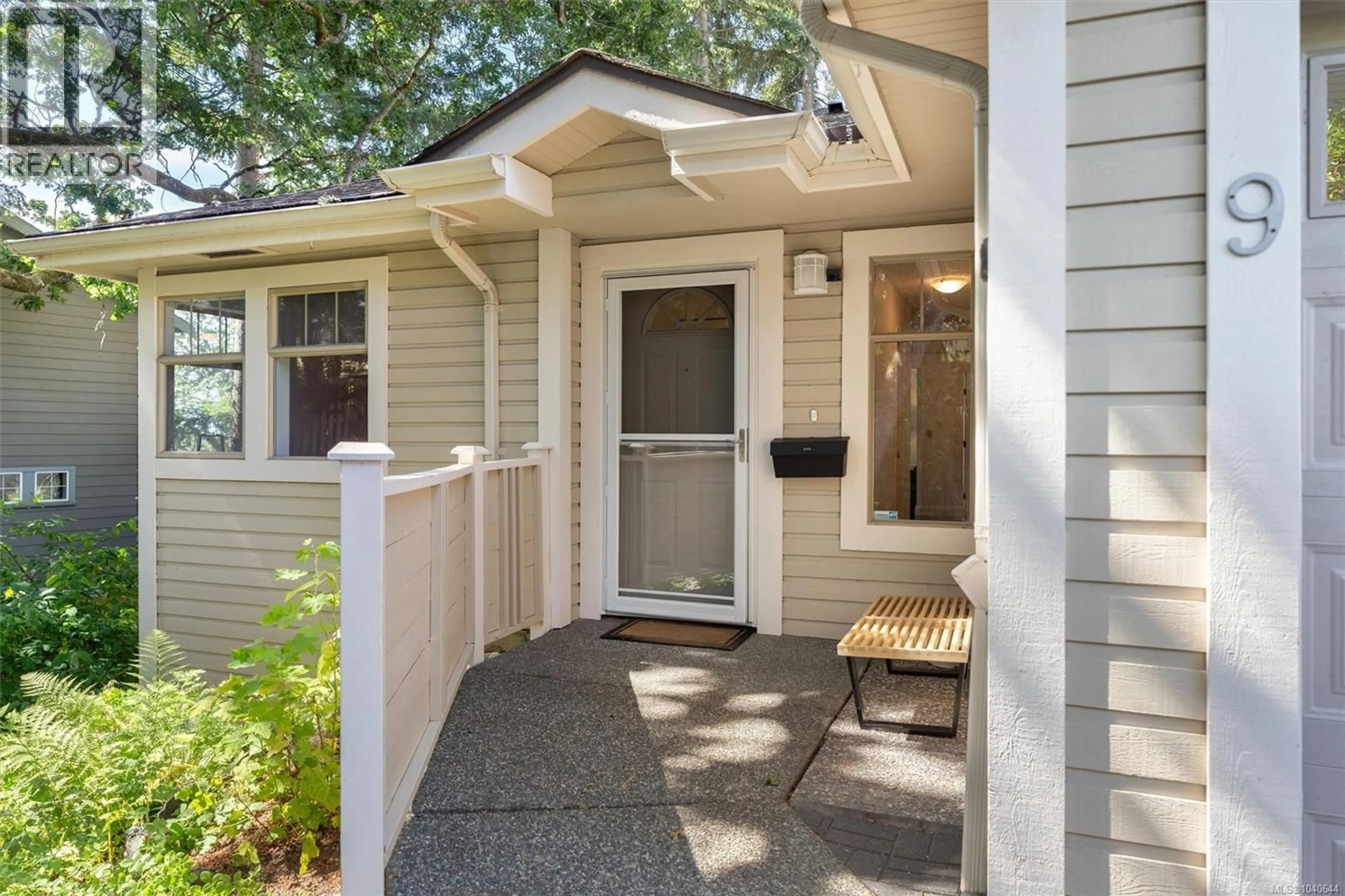 Unknown for 9 - 850 PARKLANDS DRIVE, Esquimalt British Columbia V9A7L9