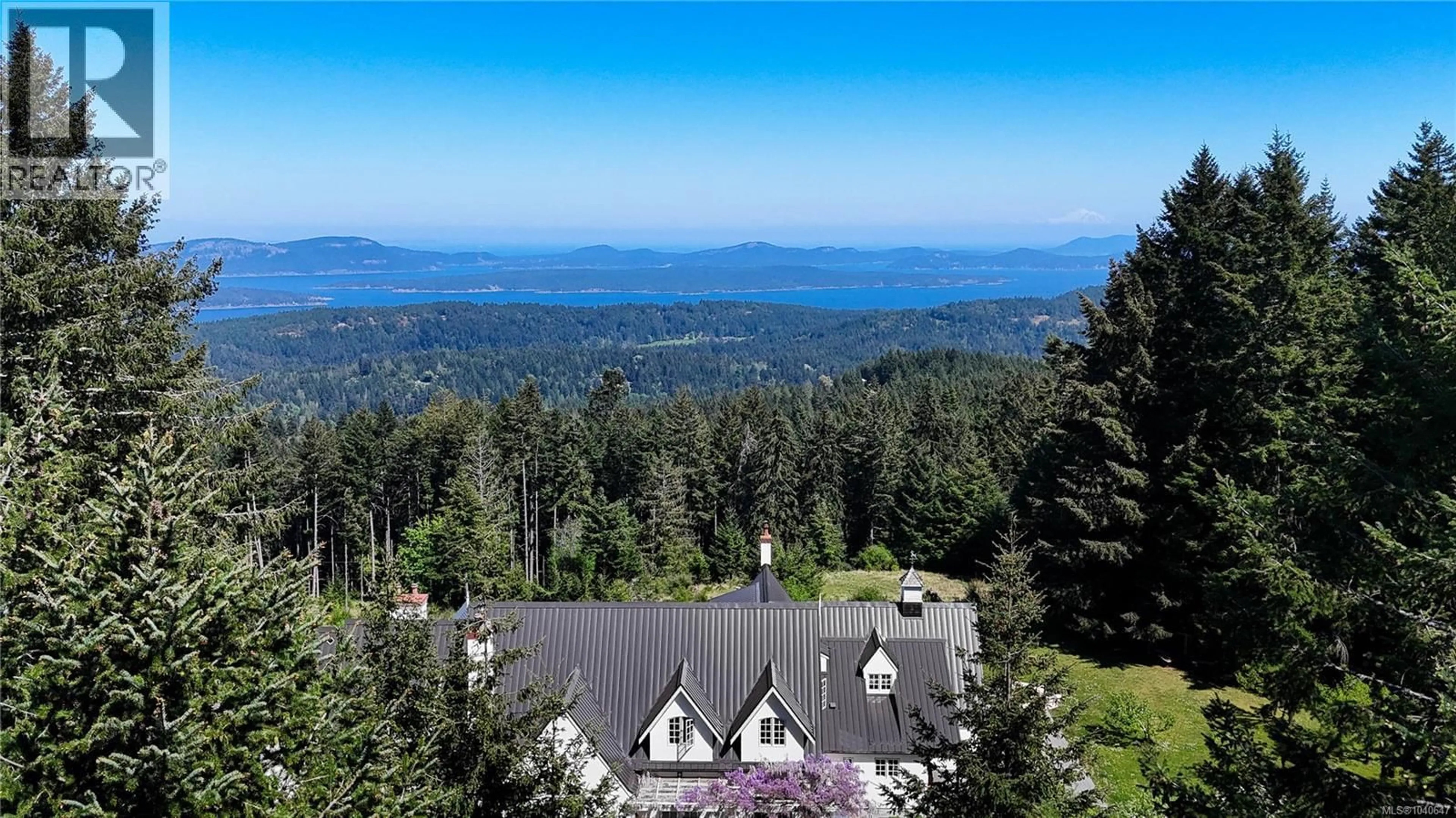 A pic from outside/outdoor area/front of a property/back of a property/a pic from drone, mountain view for 377 SEYMOUR HEIGHTS, Salt Spring British Columbia V8K2B6