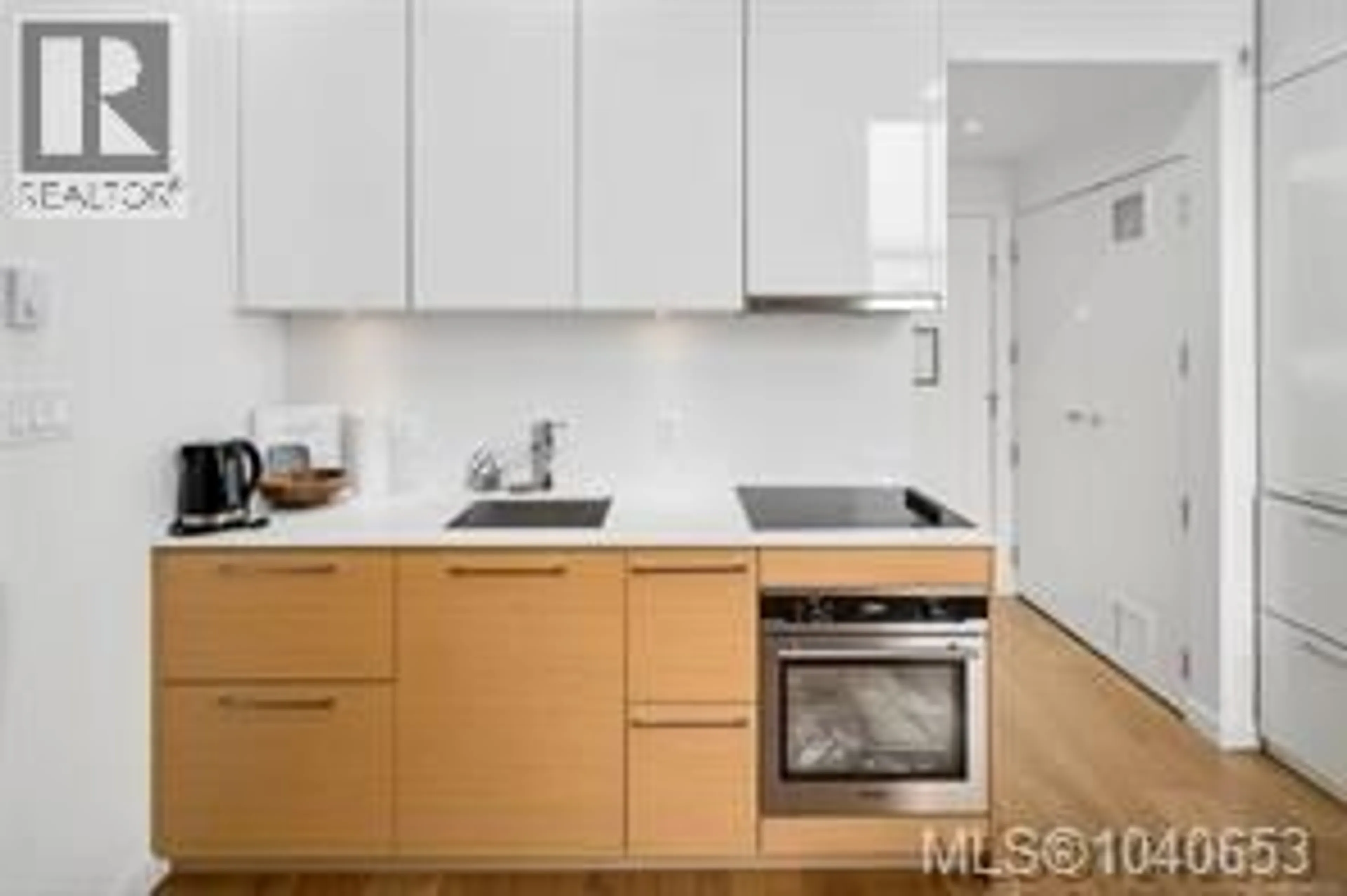 Standard kitchen, unknown for 226 - 1610 STORE STREET, Victoria British Columbia V8W0E3
