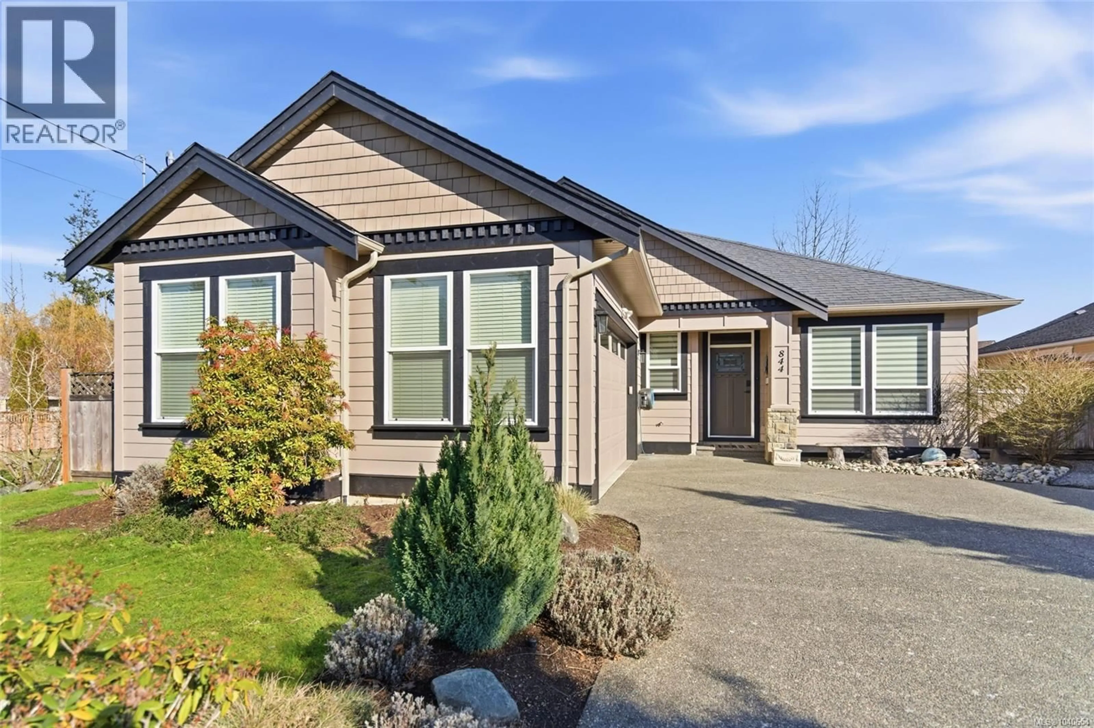 Home with vinyl exterior material, street for 844 MULHOLLAND DRIVE, French Creek British Columbia V9P1Z5
