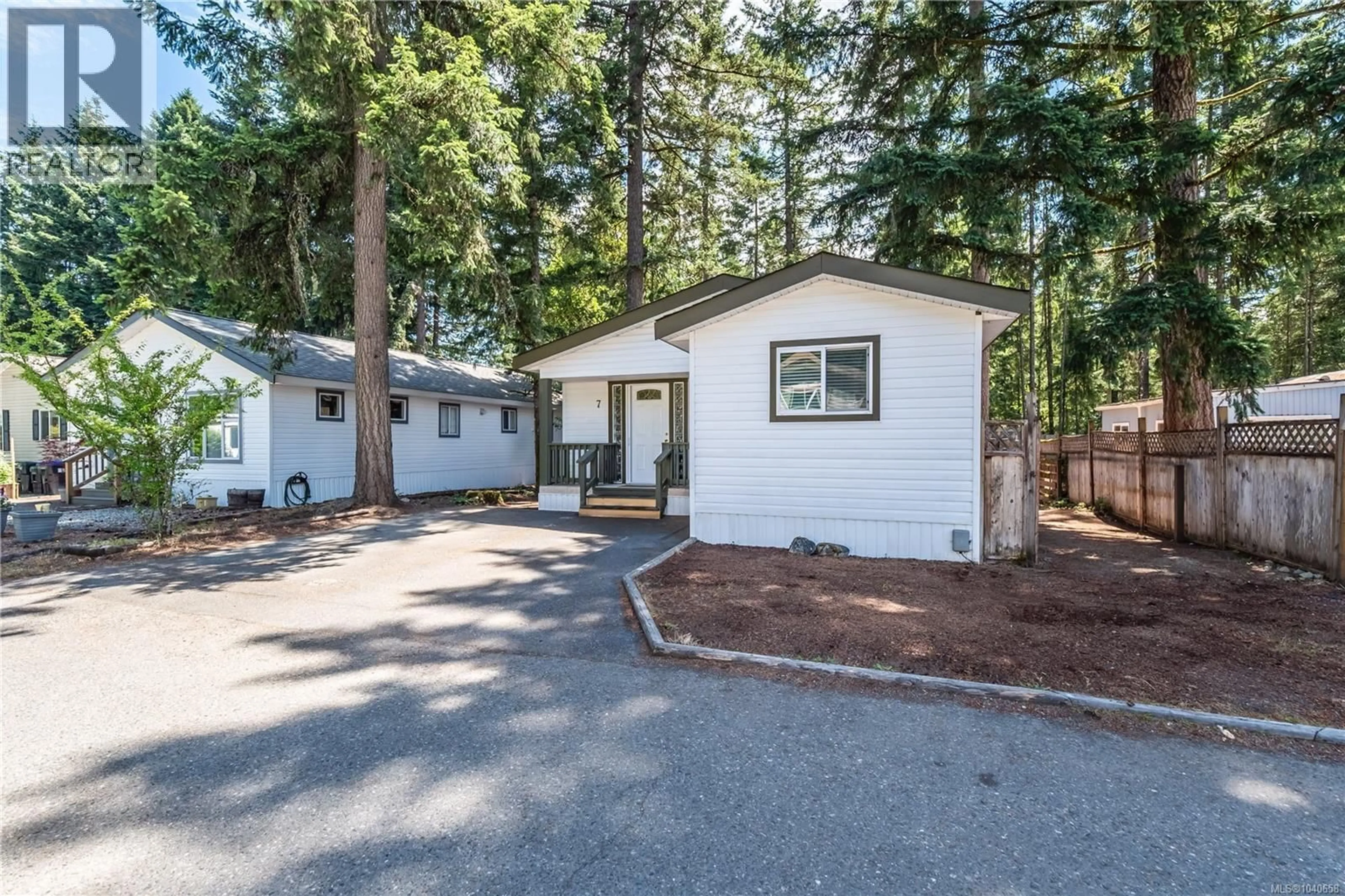 Home with vinyl exterior material, street for 7 - 1310 SPRUSTON ROAD, Cassidy British Columbia V9X1R2