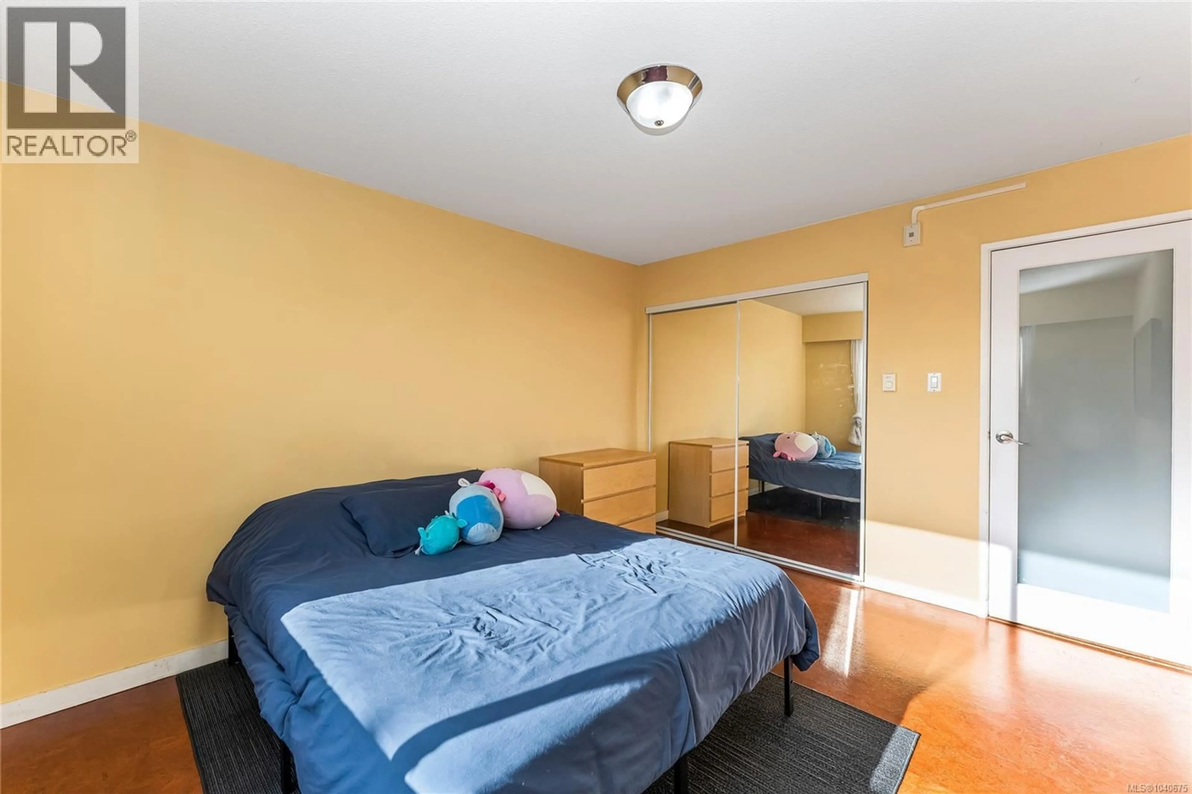 Bedroom with bed, unknown for 302 - 1000 MCCLURE STREET, Victoria British Columbia V8V3E9
