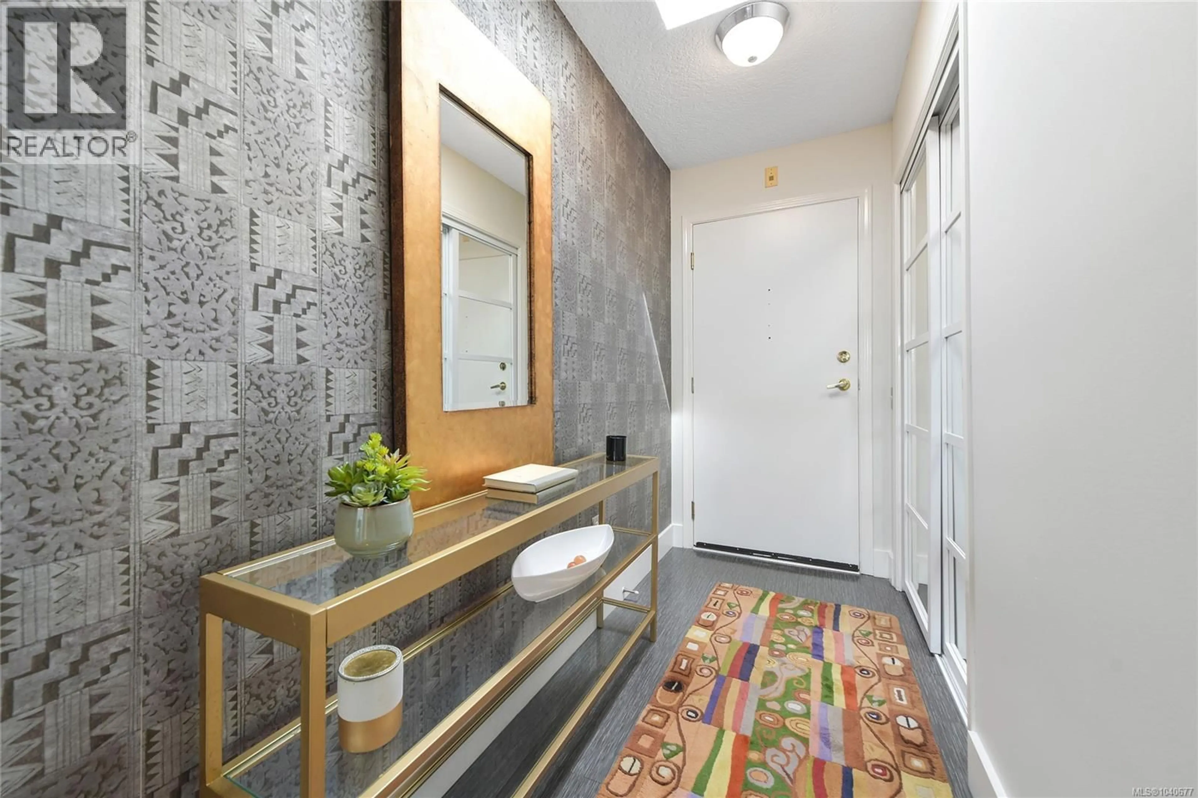 Indoor entryway for 301 - 2490 BEVAN AVENUE, Sidney British Columbia V8L5C6